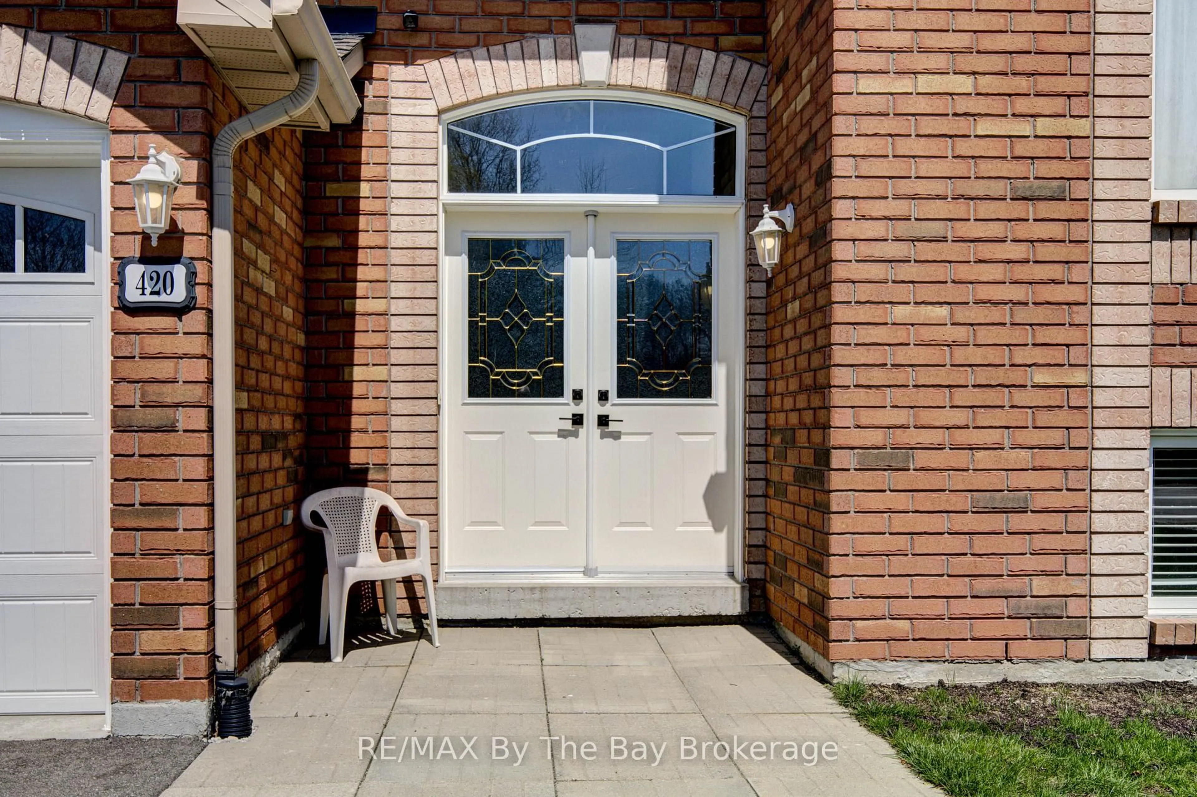 Indoor entryway for 420 Ramblewood Dr, Wasaga Beach Ontario L9Z 1P3