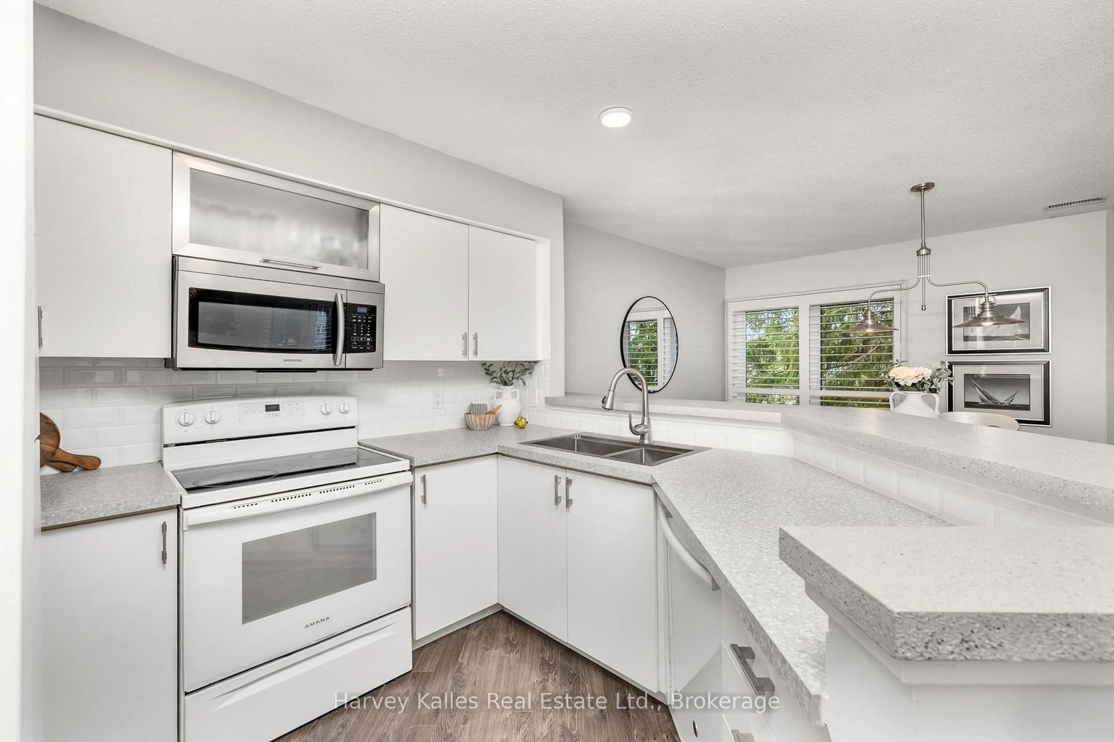 Open concept kitchen, ceramic/tile floor for 789 Johnston Park Ave, Collingwood Ontario L9Y 5C7