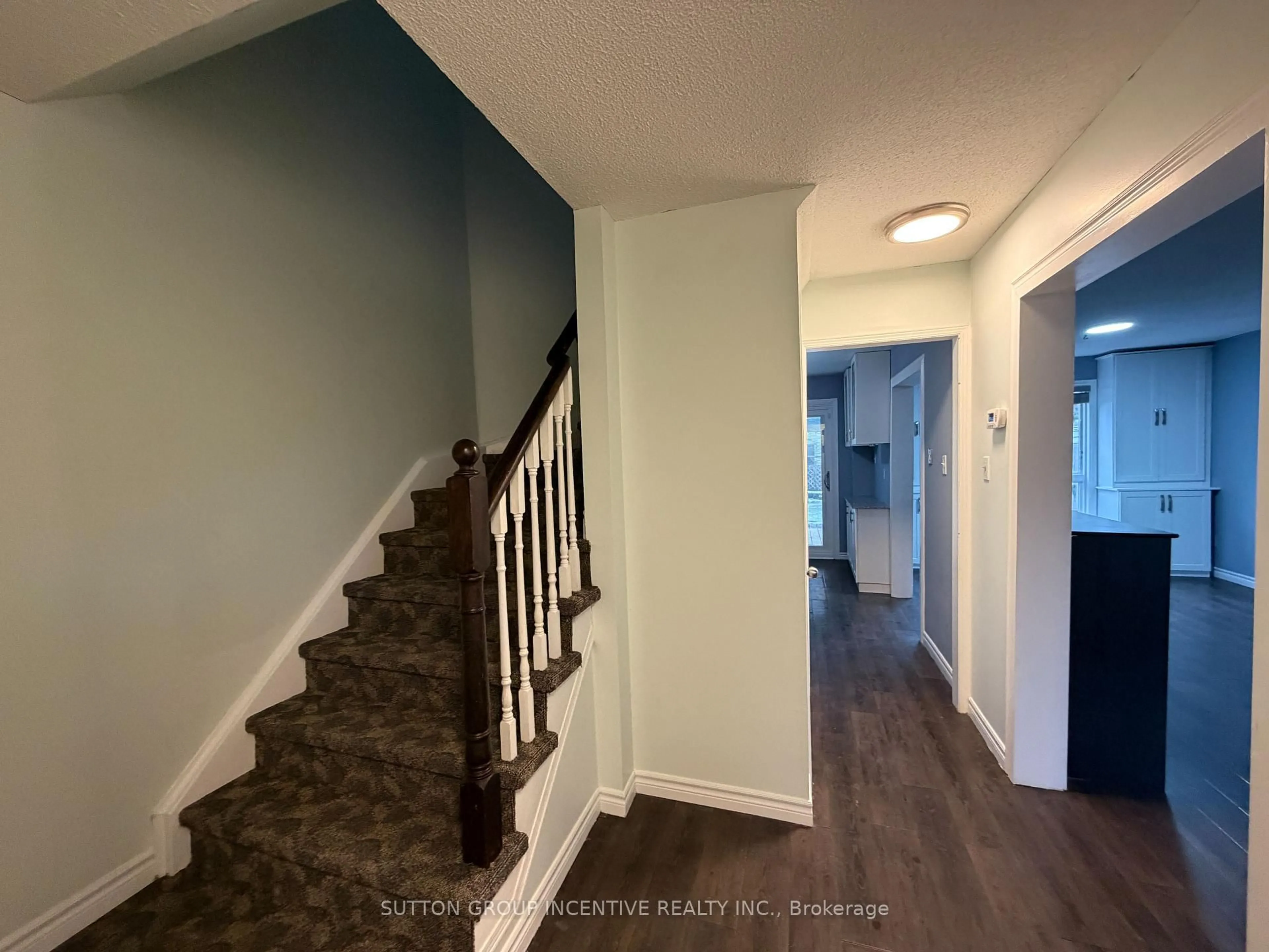 Unknown for 90 Moon Dr, Barrie Ontario L4N 7G9