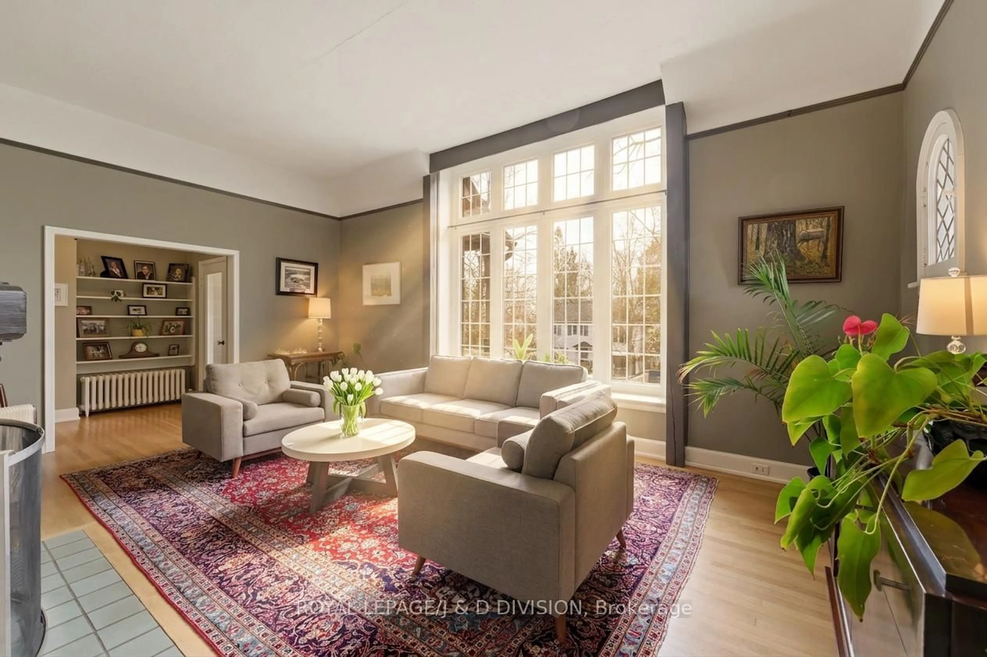 Living room with furniture, unknown for 44 Tecumseth St, Orillia Ontario L3V 1X9