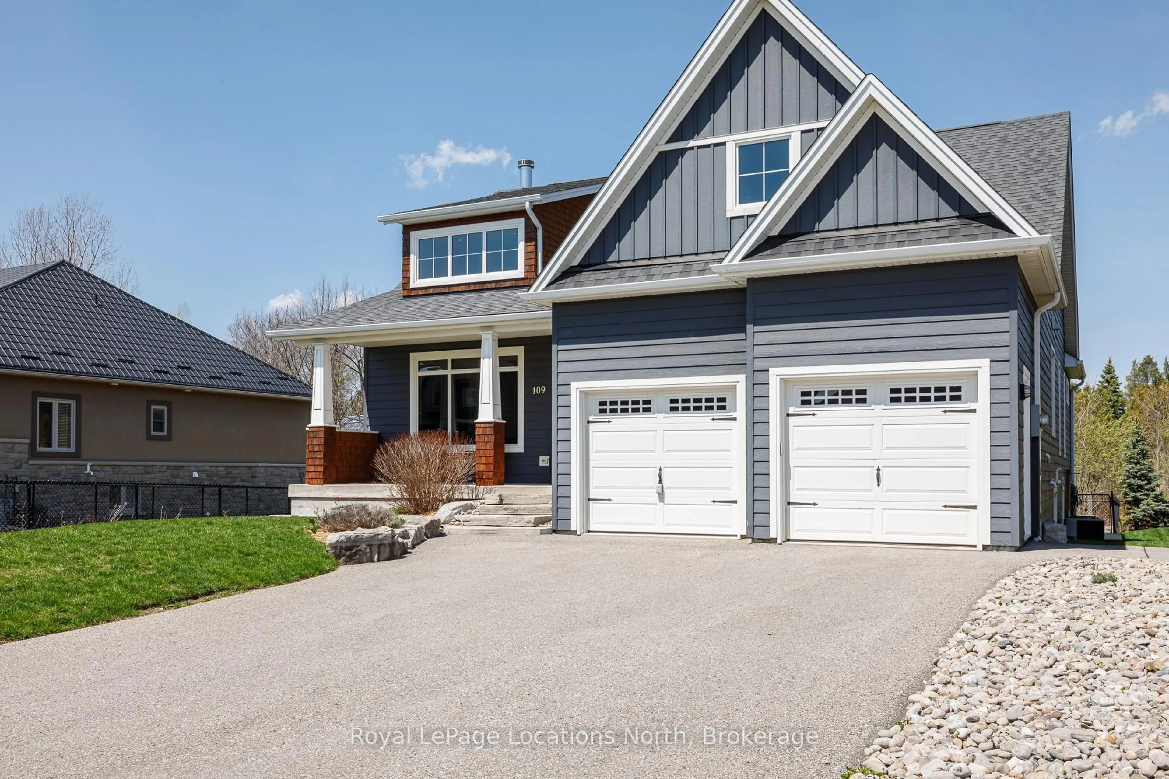 Home with vinyl exterior material, street for 109 Findlay Dr, Collingwood Ontario L9Y 0G2