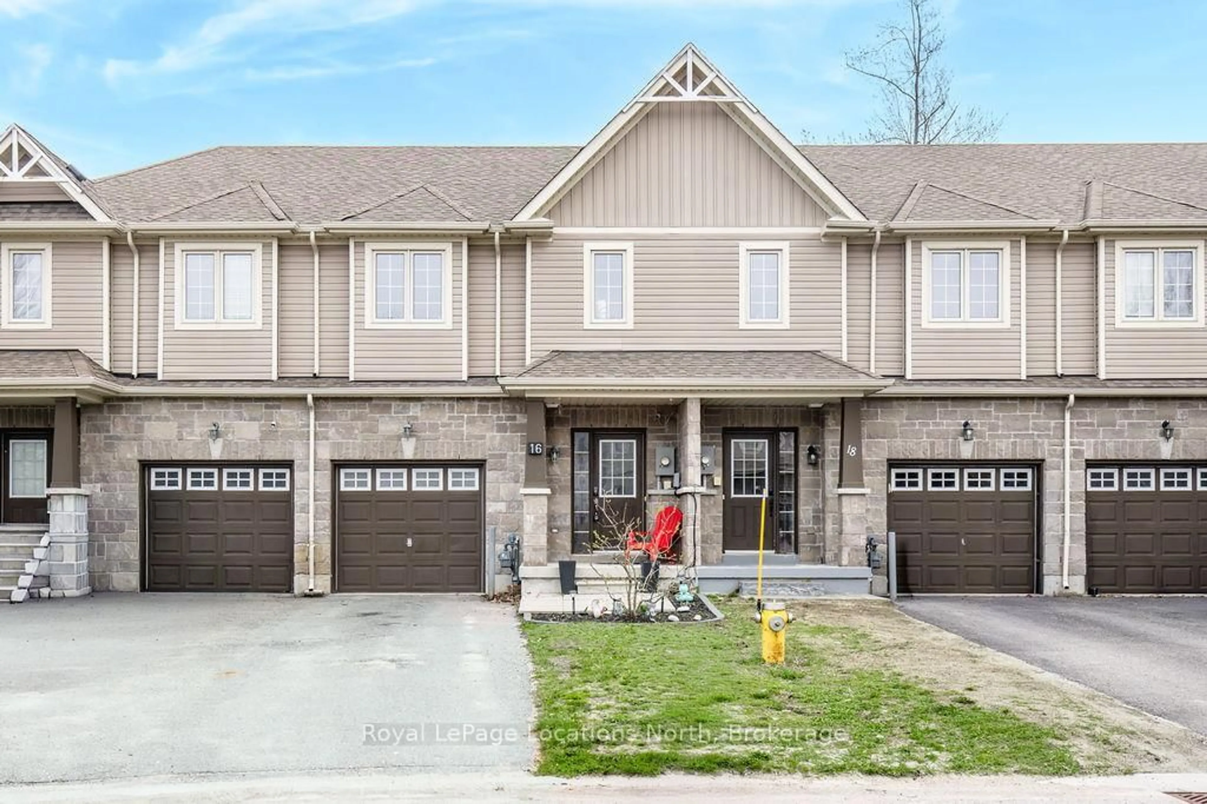 Home with brick exterior material, street for 16 ARCADIA Rd, Wasaga Beach Ontario L9Z 3C7