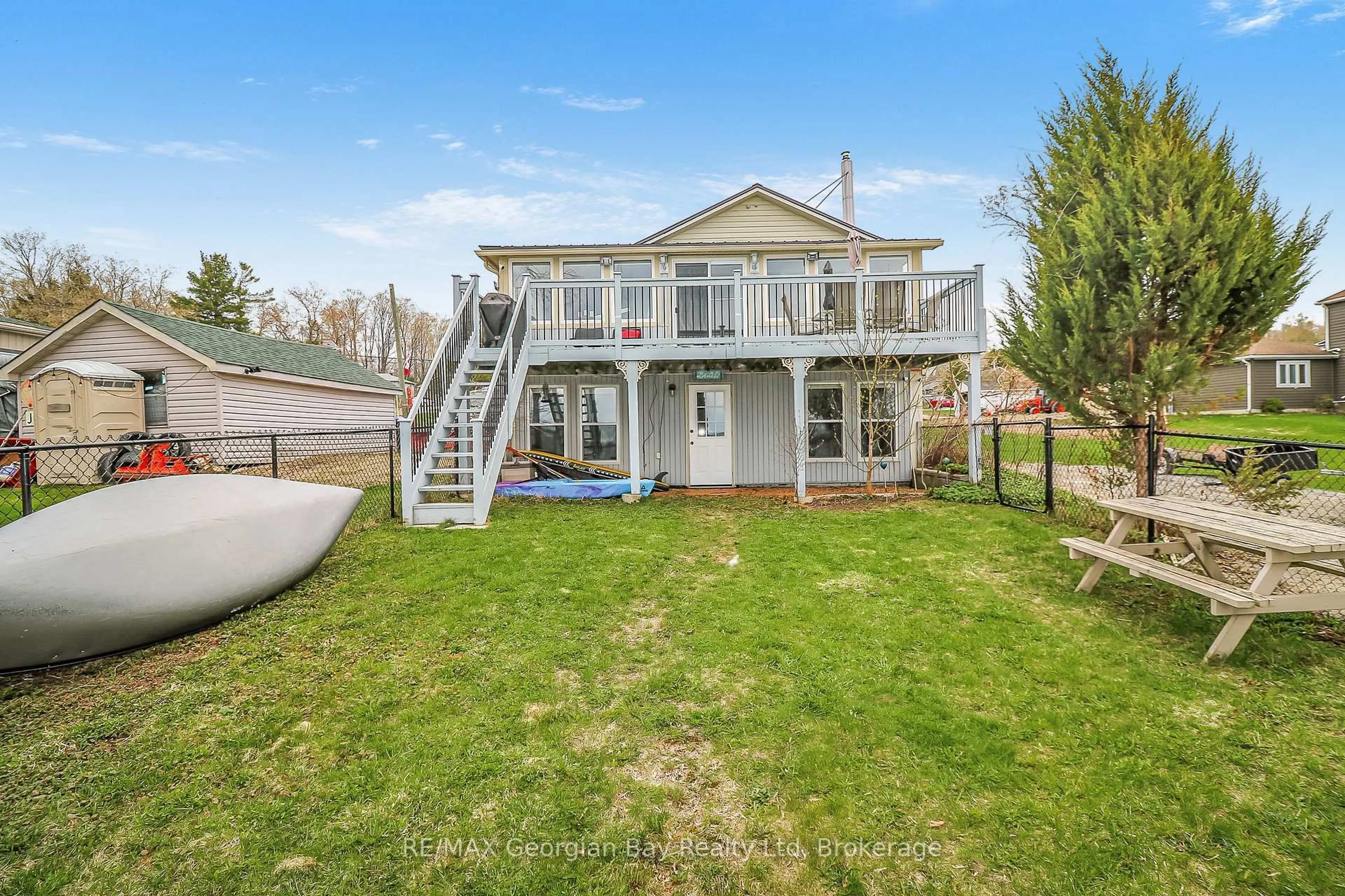 Home with vinyl exterior material, water/lake/river/ocean view for 12 Robins Point Rd, Tay Ontario L0K 2A0