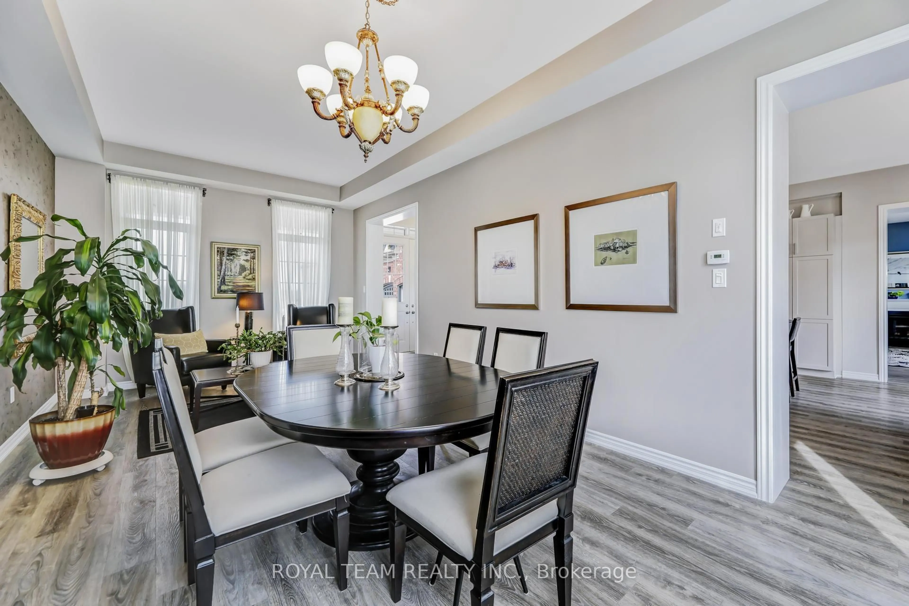 Dining room, wood/laminate floor for 25 Thompson Way, Springwater Ontario L9X 2A5