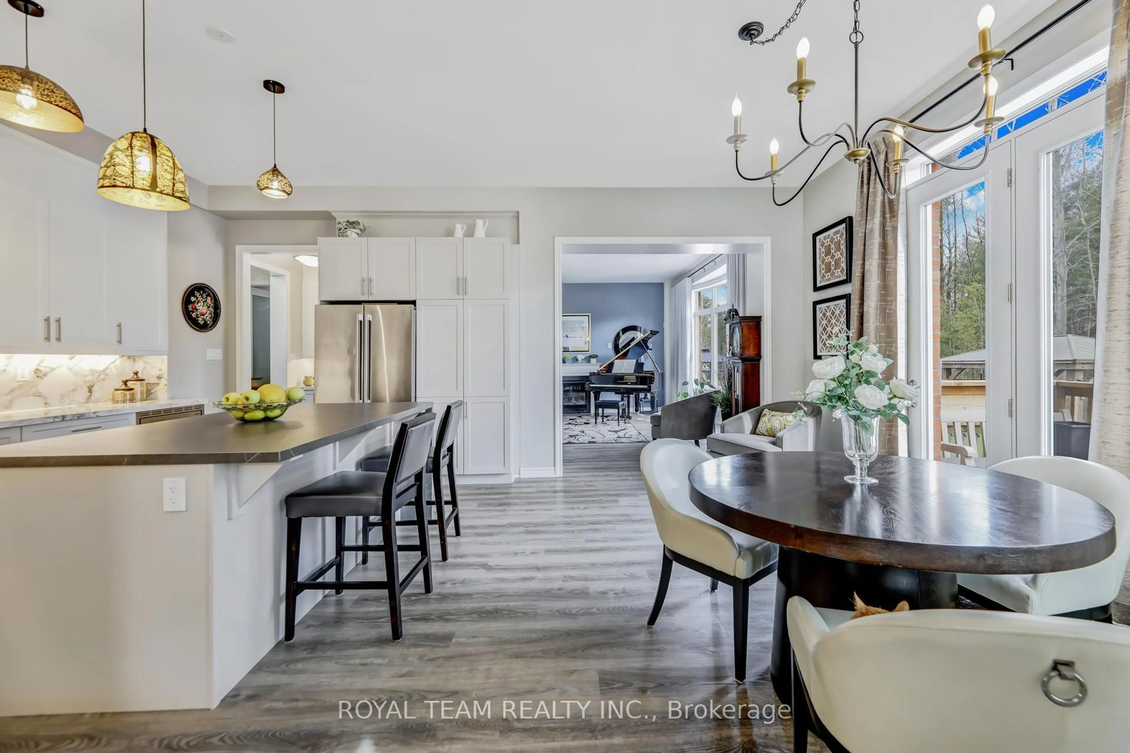 Open concept kitchen, ceramic/tile floor for 25 Thompson Way, Springwater Ontario L9X 2A5