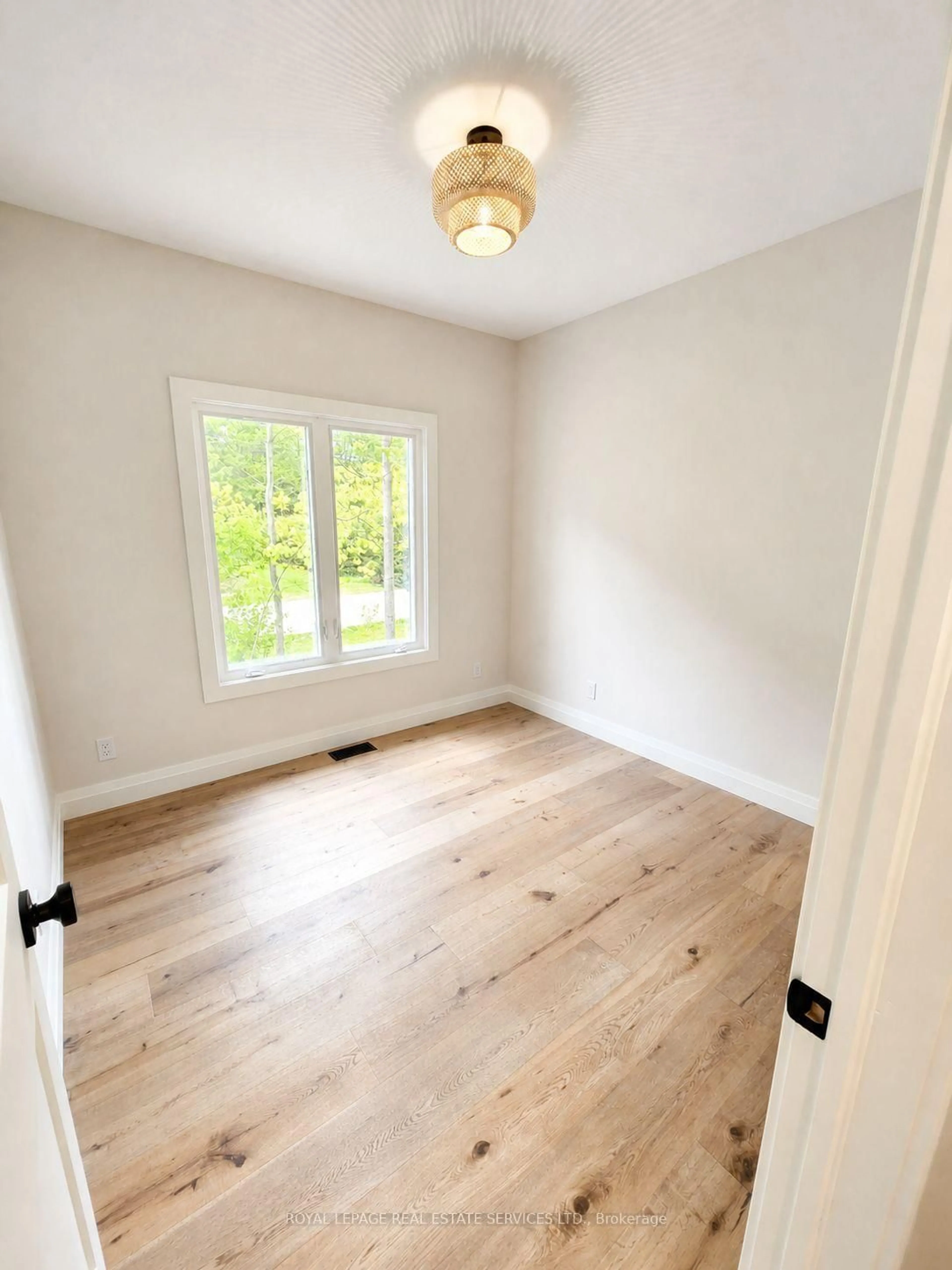 A pic of a room for 99 Tall Pines Dr, Tiny Ontario L9M 1R3