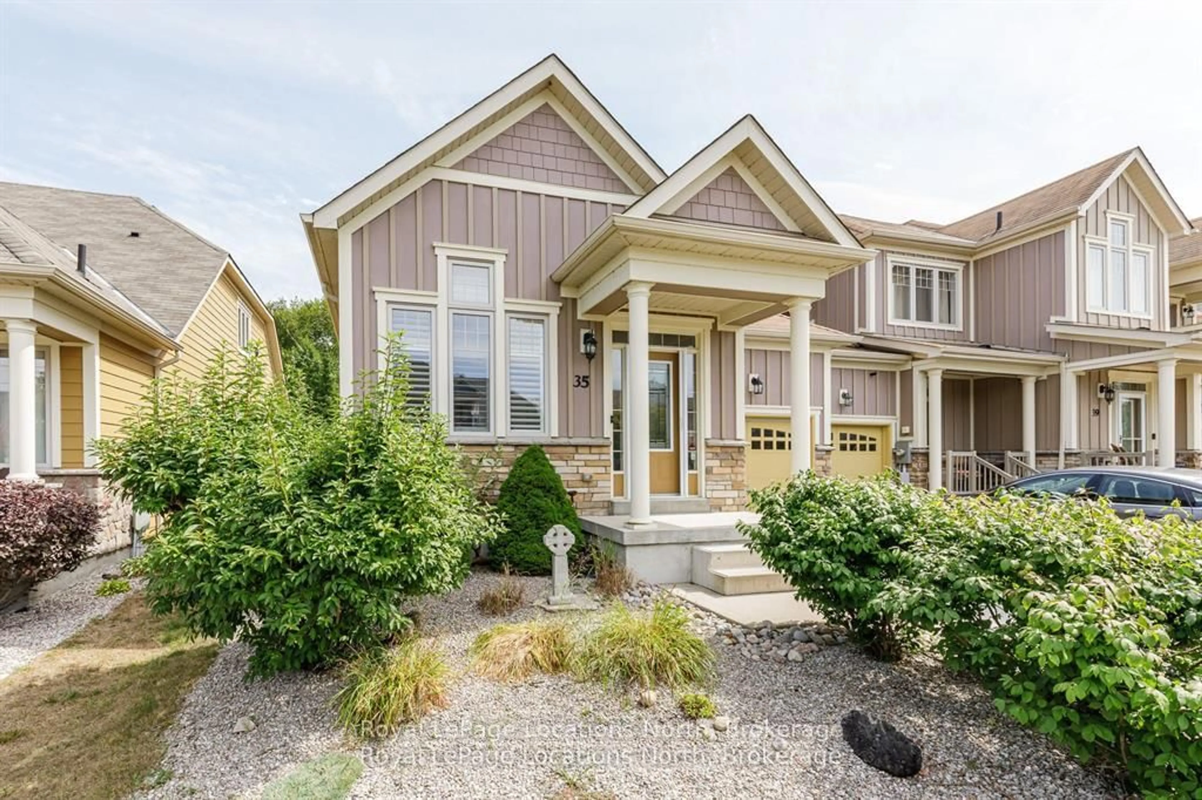 Home with brick exterior material, street for 35 Sandy Coast Cres, Wasaga Beach Ontario L9Z 2L2