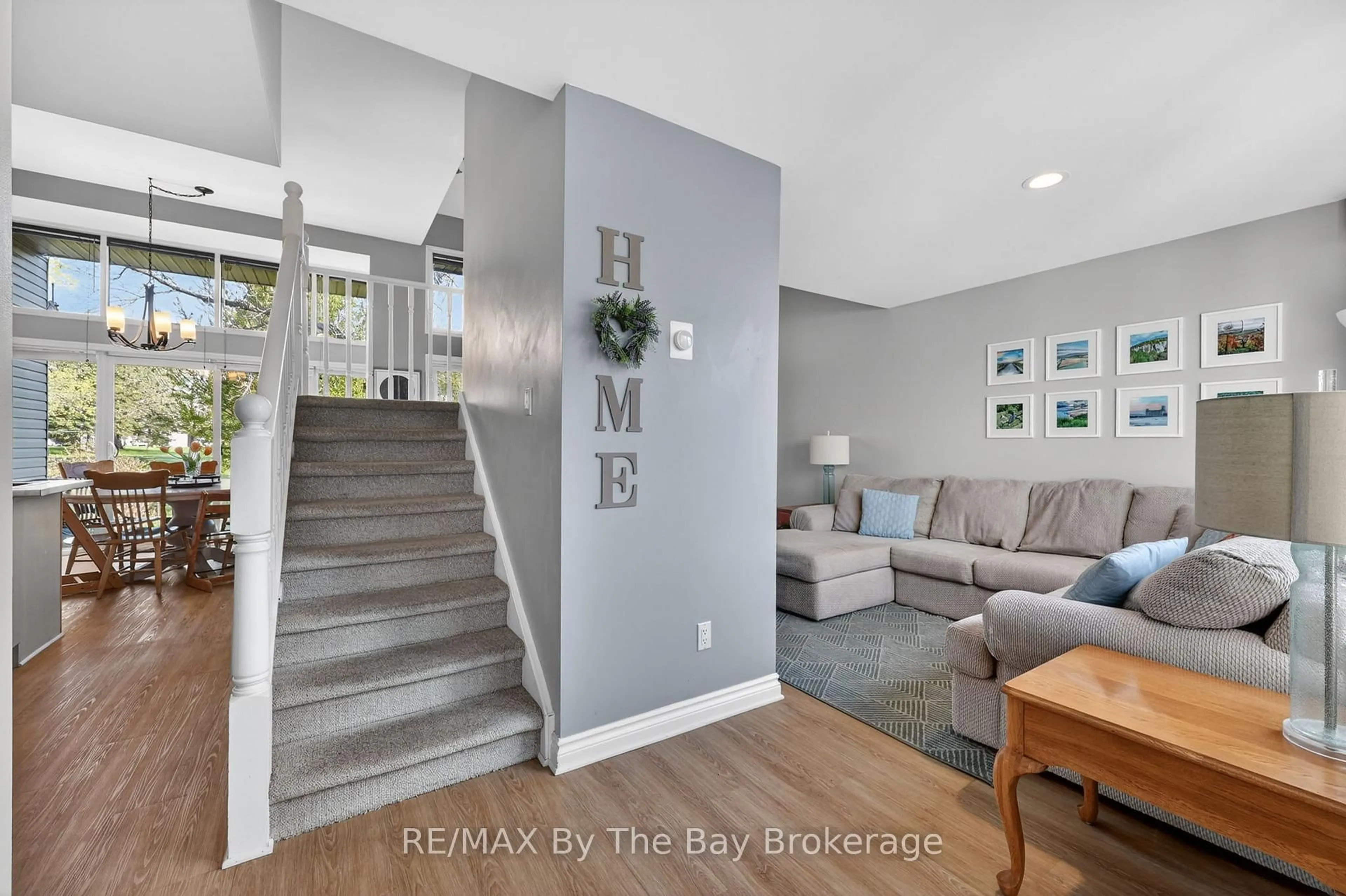 Indoor entryway for 43 Trafalgar Rd, Collingwood Ontario L9Y 5G4