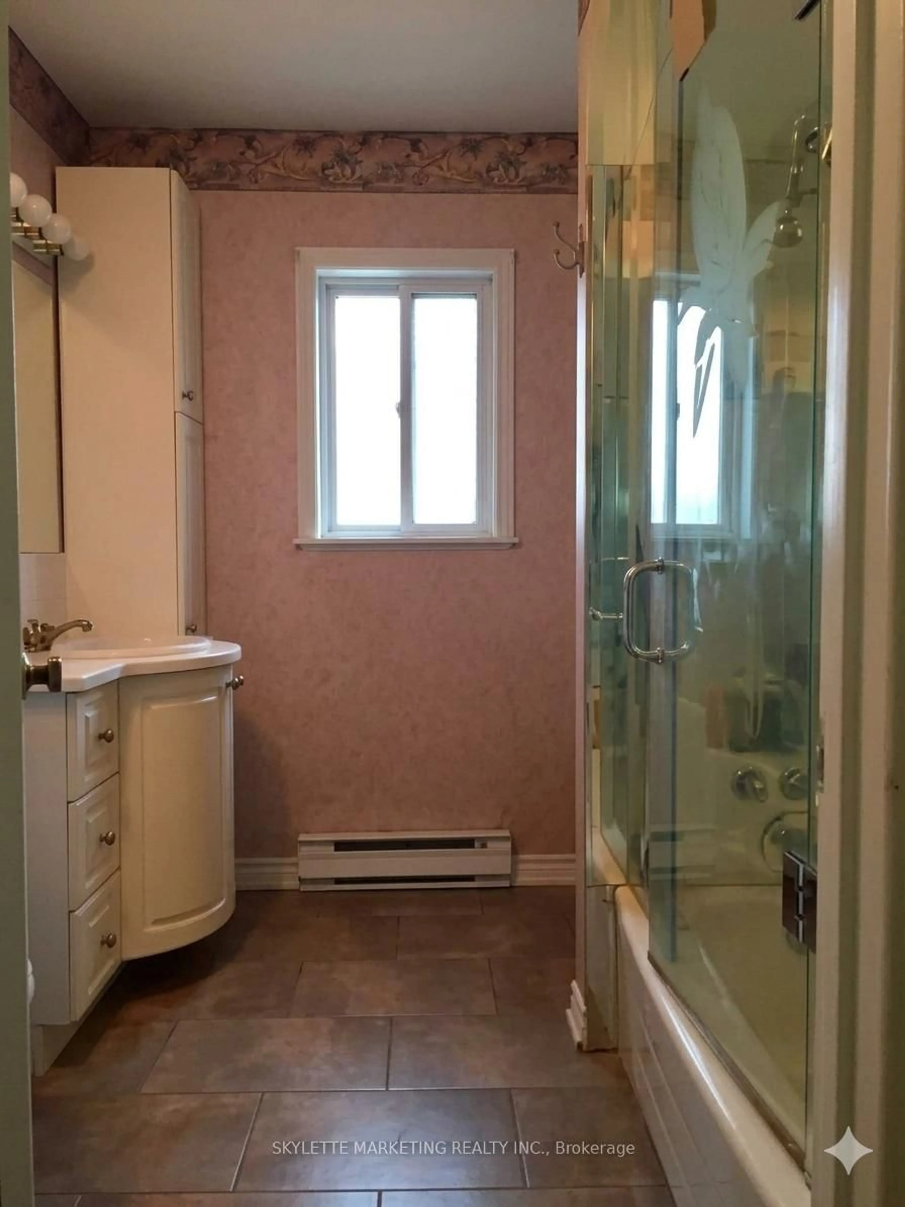 Standard bathroom, unknown for 2 Paradise Blvd #24, Ramara Ontario L0K 1B0