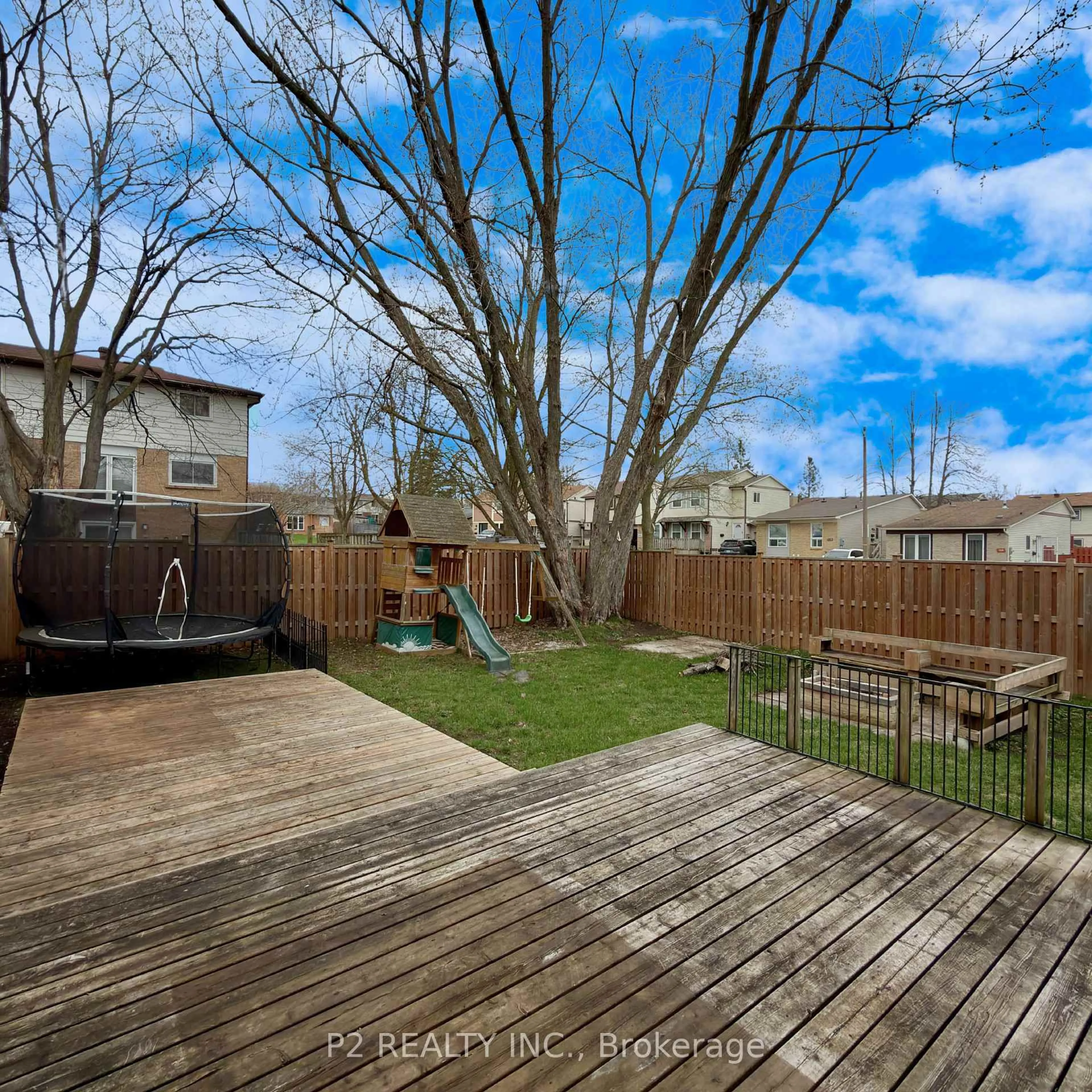 A pic from outside/outdoor area/front of a property/back of a property/a pic from drone, street for 46 Chaucer Cres, Barrie Ontario L4N 4T7