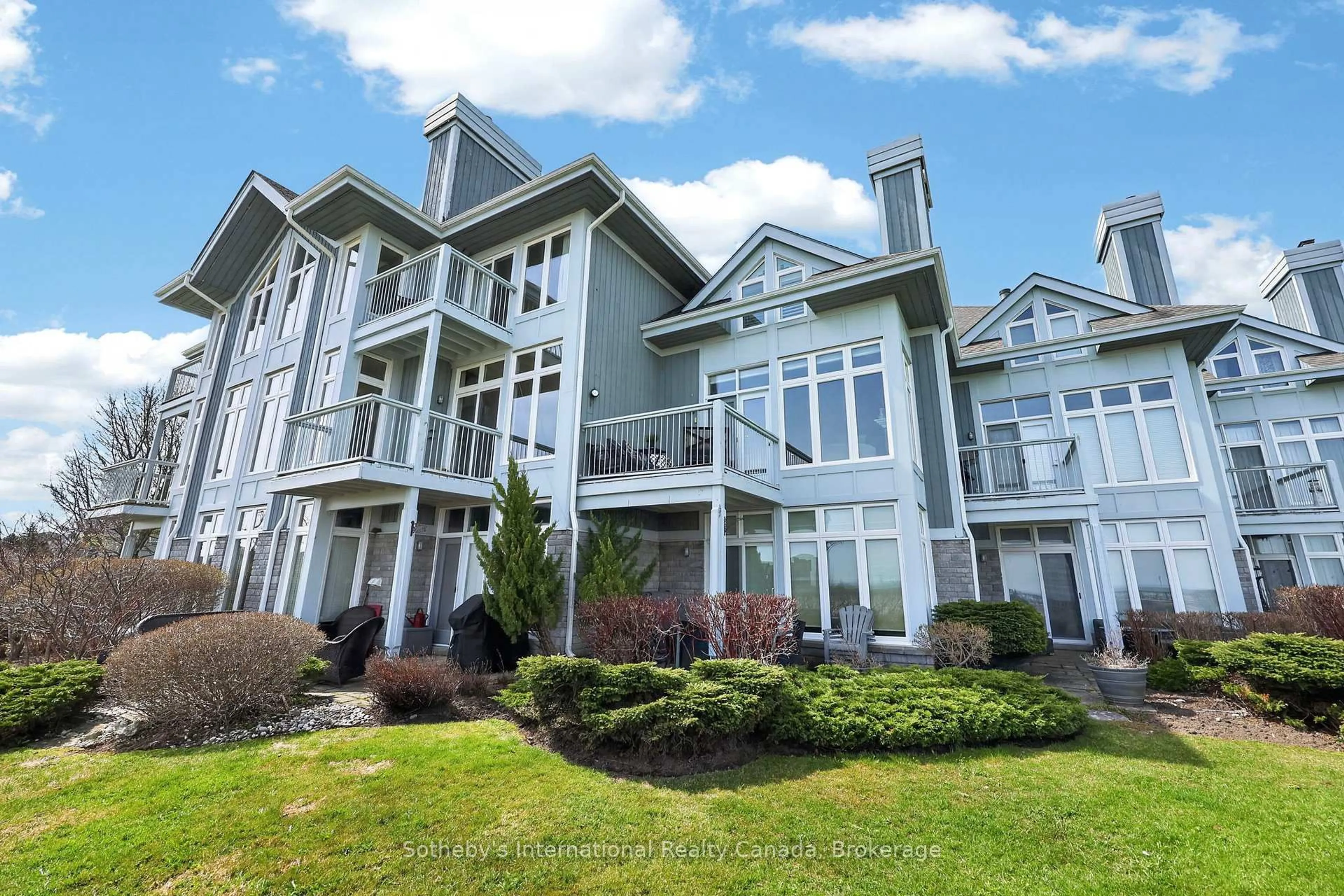 Home with vinyl exterior material, water/lake/river/ocean view for 843 Suncrest Circ, Collingwood Ontario L9Y 5C7