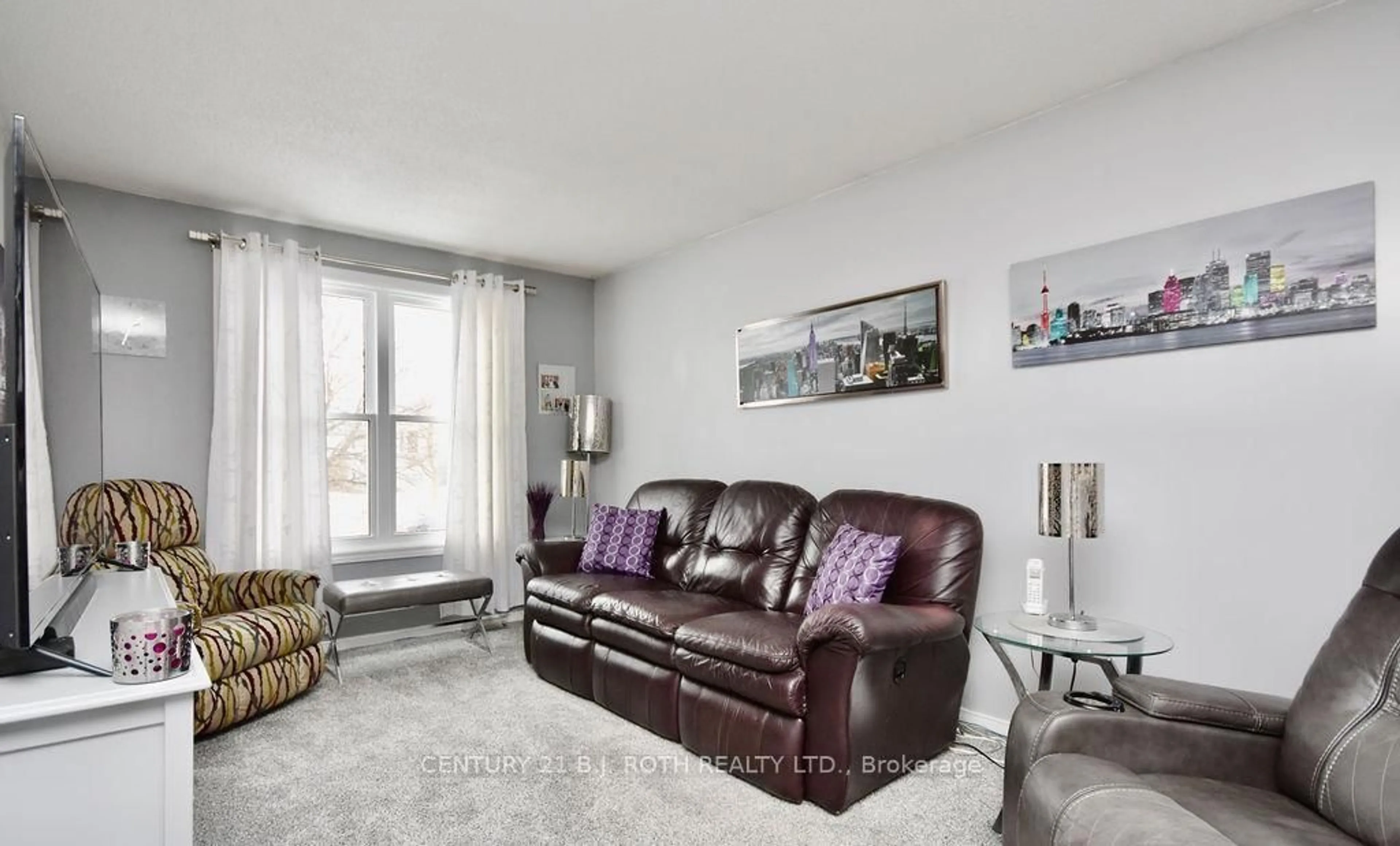 Living room with furniture, unknown for 47 D'ambrosio Dr, Barrie Ontario L4N 6V6