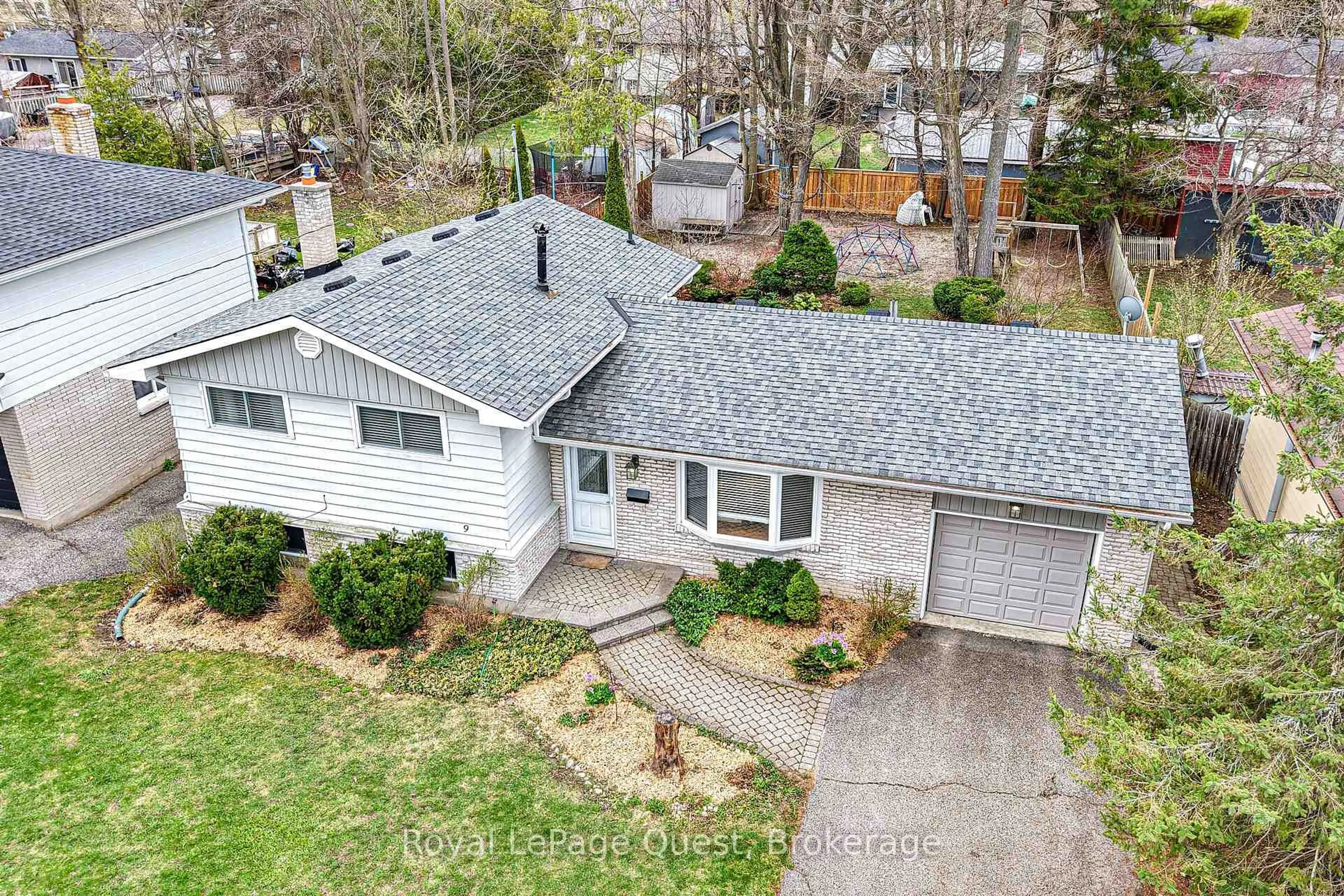 A pic from outside/outdoor area/front of a property/back of a property/a pic from drone, street for 9 Eleanor Rd, Orillia Ontario L3V 2S3