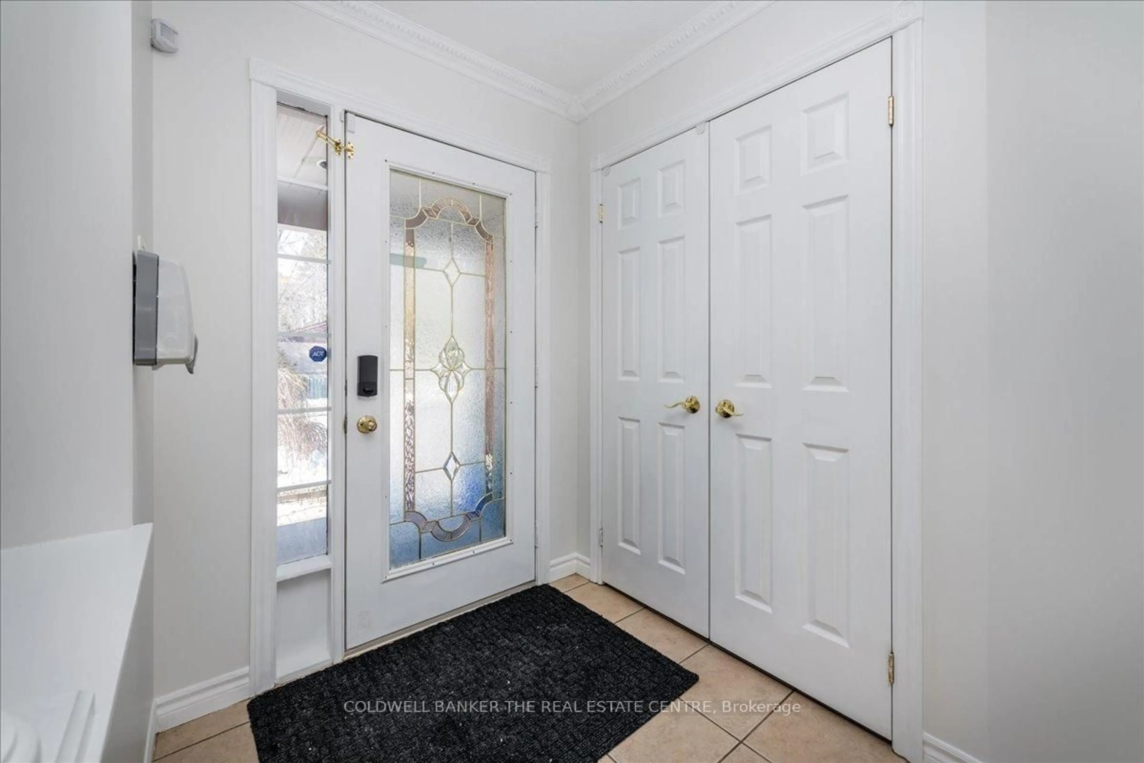 Indoor entryway for 229 Sproule Dr, Barrie Ontario L4N 0P4