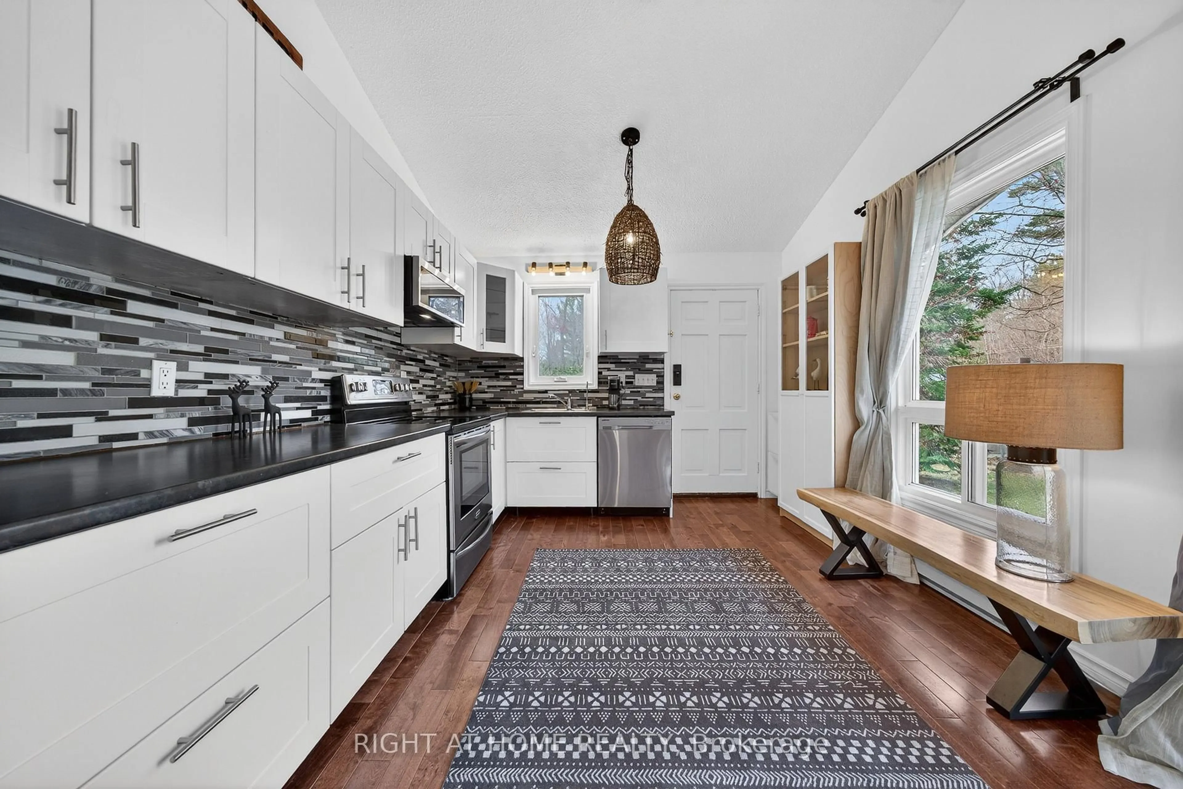 Open concept kitchen, ceramic/tile floor for 703 Lafontaine Rd W. Rd, Tiny Ontario L9M 0L6
