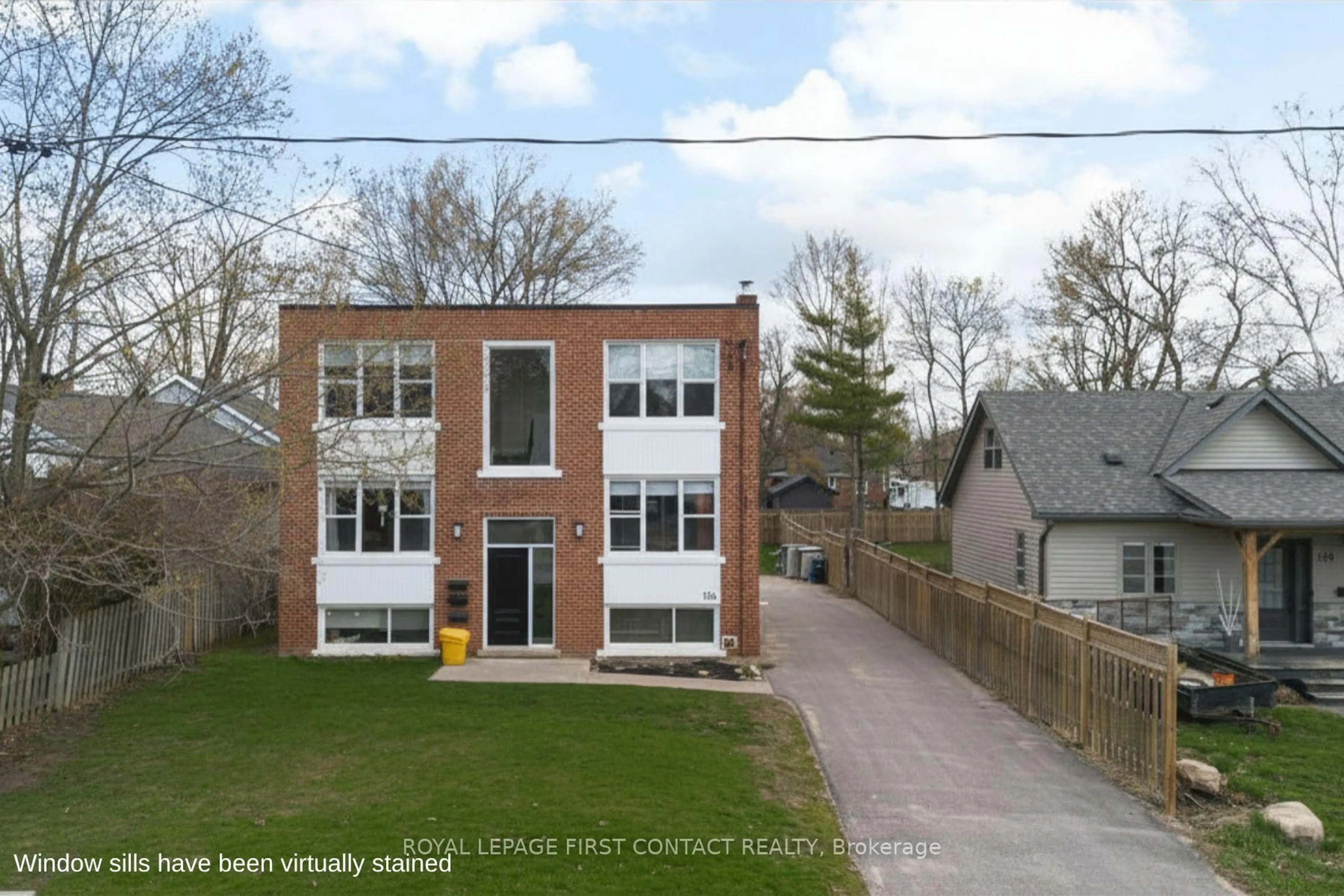 Home with brick exterior material, street for 134 Napier St, Barrie Ontario L4M 1W5