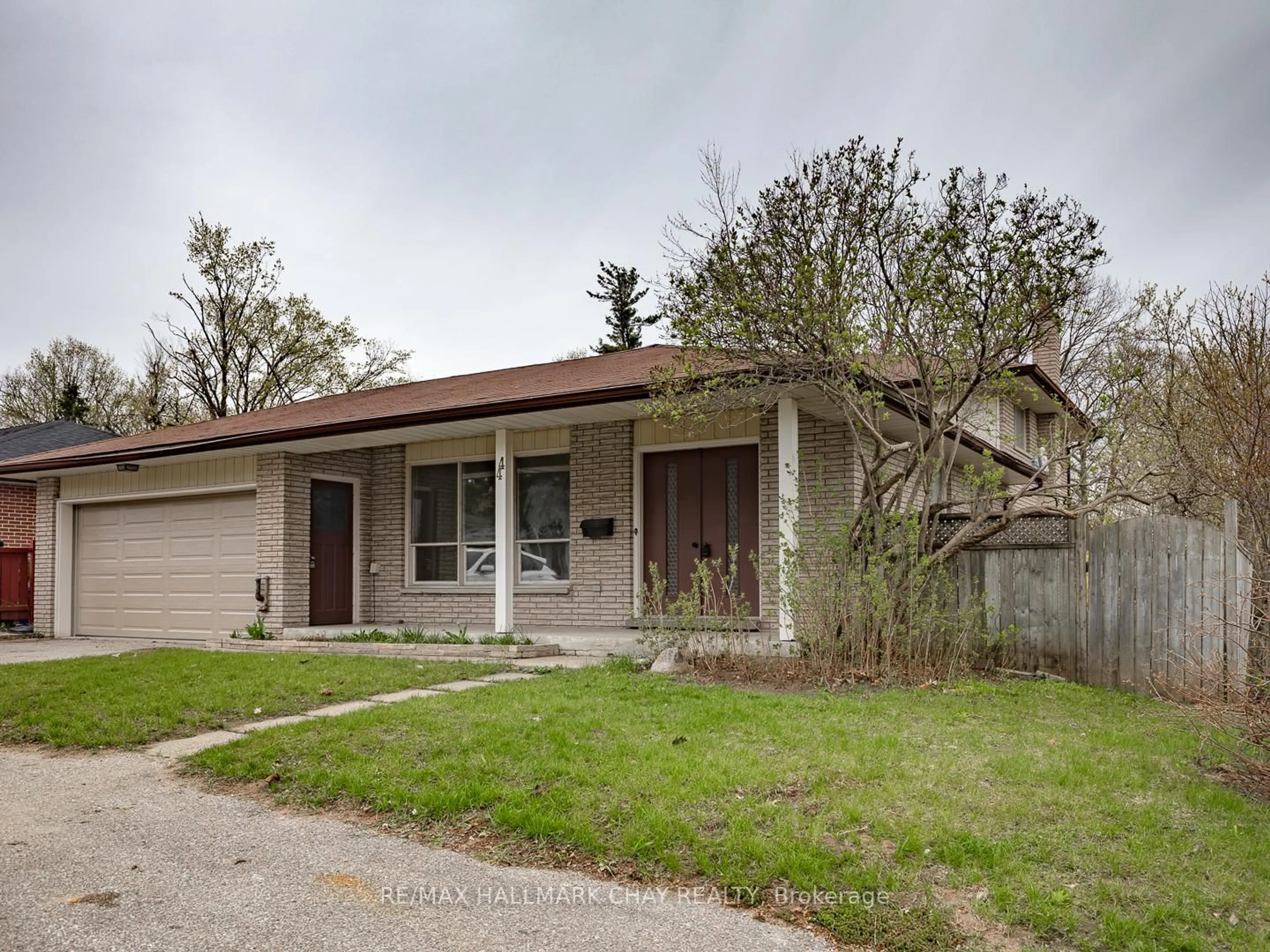 Unknown for 44 Marshall St, Barrie Ontario L4N 3S7
