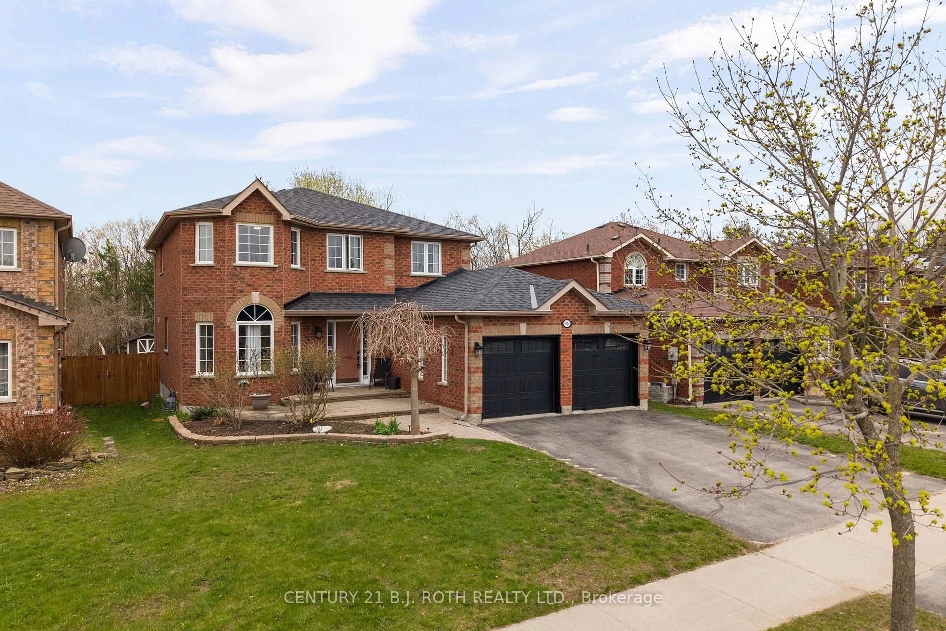 Home with brick exterior material, street for 45 White Elm Rd, Barrie Ontario L4N 0E5