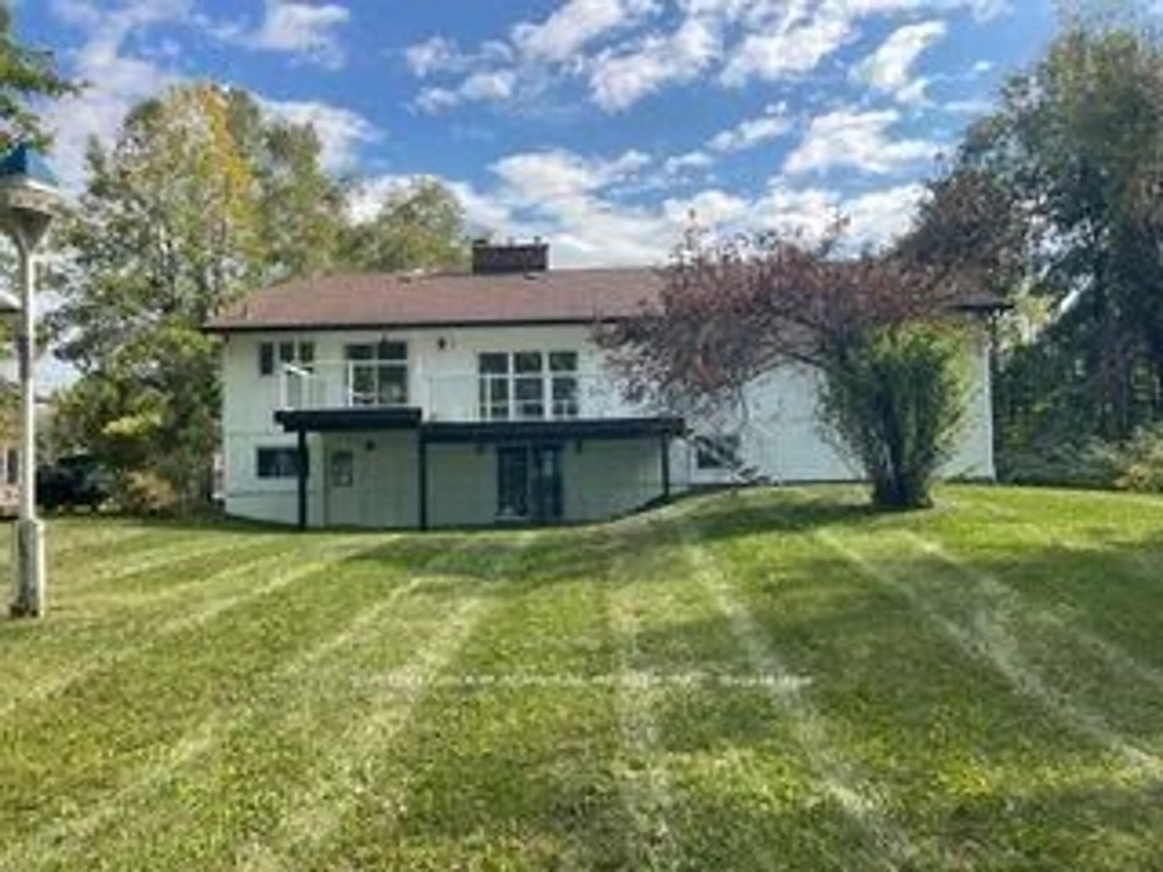 A pic from outside/outdoor area/front of a property/back of a property/a pic from drone, street for 182 Bayshore Dr, Ramara Ontario L0K 1B0