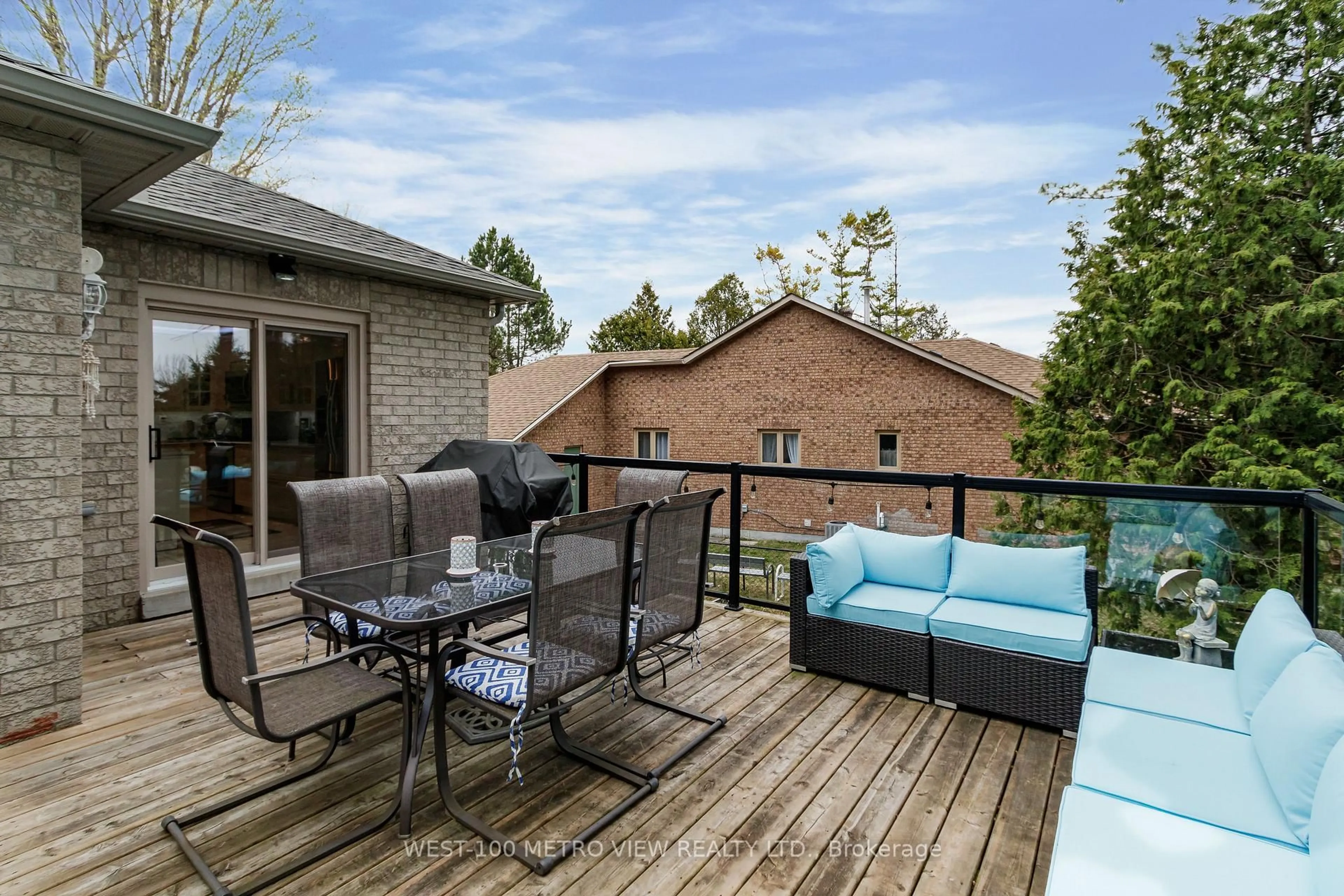Patio, unknown for 7 Fairway Cres, Wasaga Beach Ontario L9Z 1C1