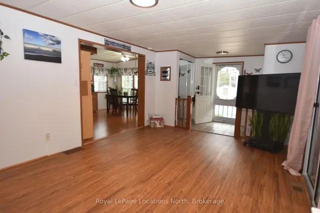 20 TOPAZ St, Wasaga Beach 5