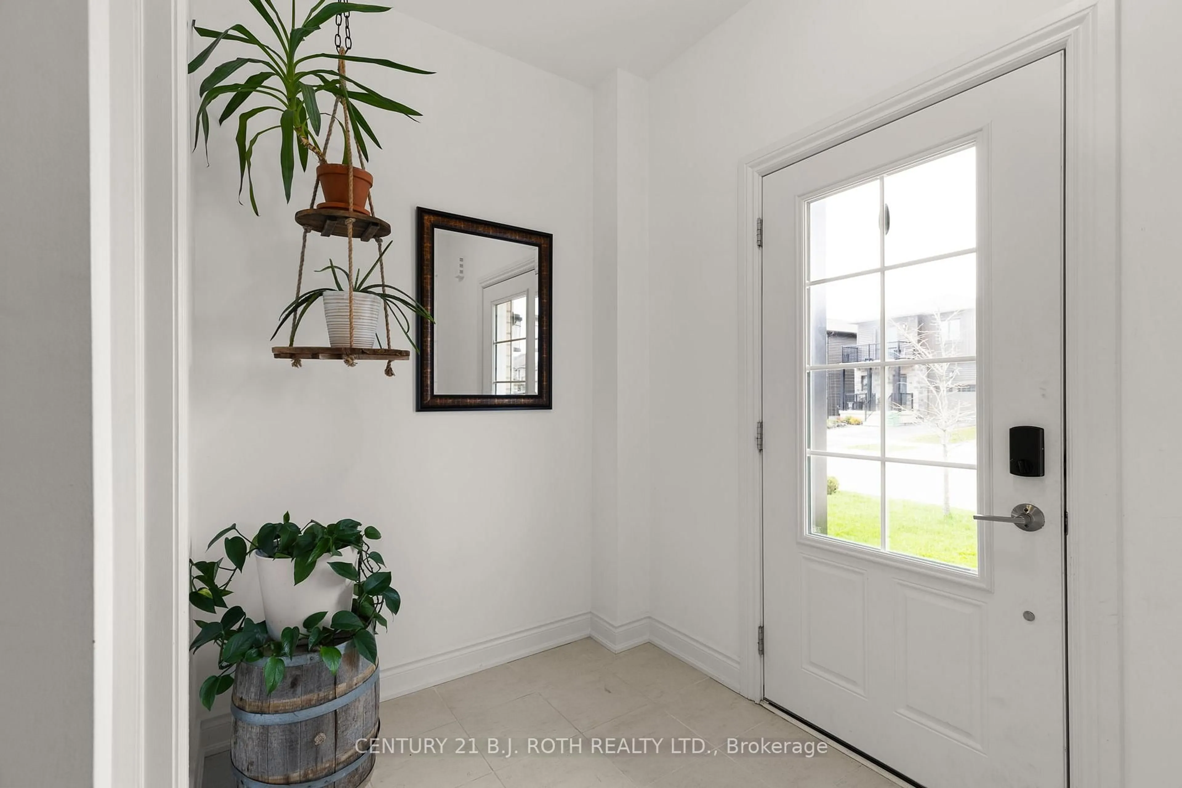 Indoor entryway for 29 Alaskan Hts, Barrie Ontario L9J 0H9