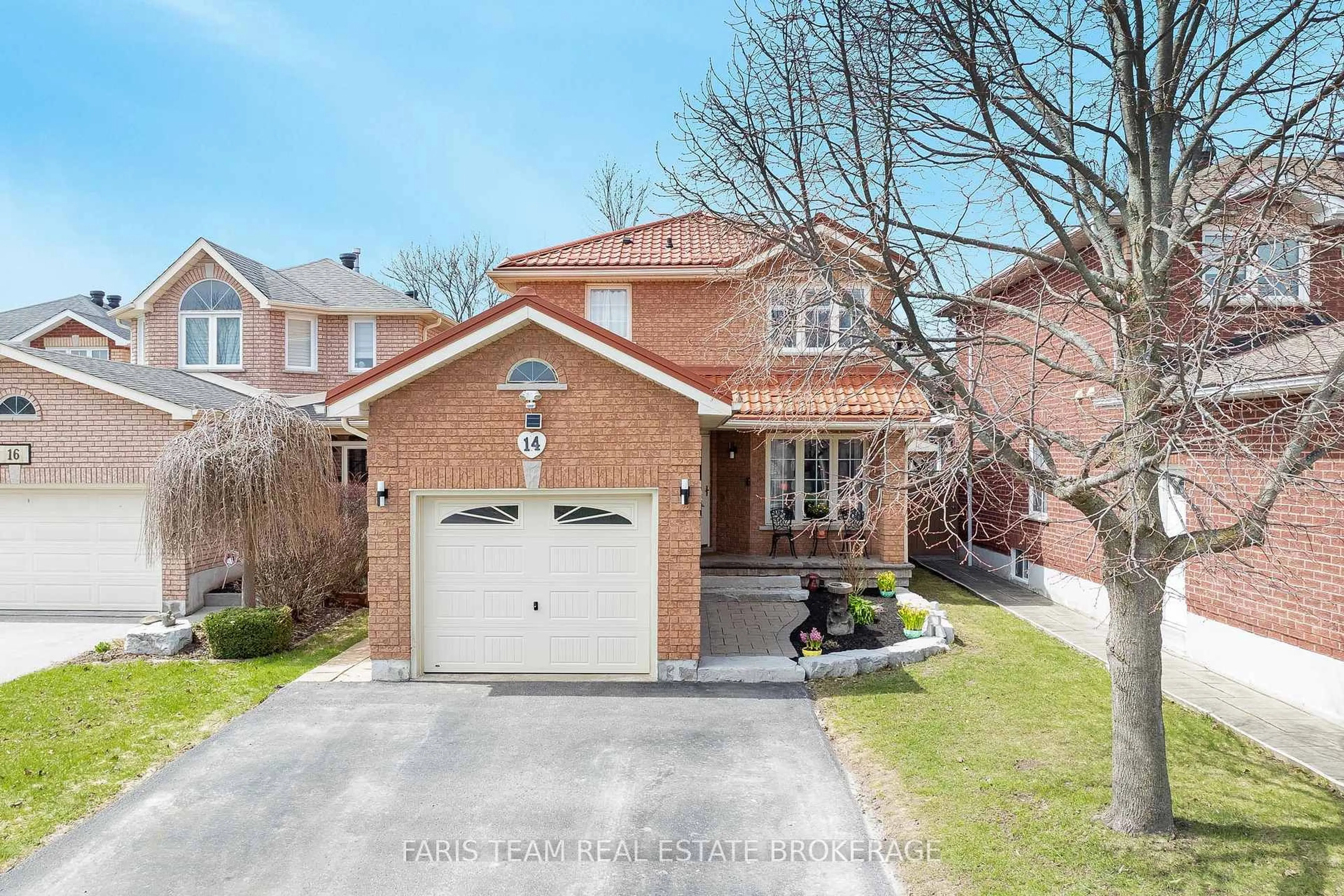 Home with brick exterior material, street for 14 Nightingale Cres, Barrie Ontario L4N 8A3