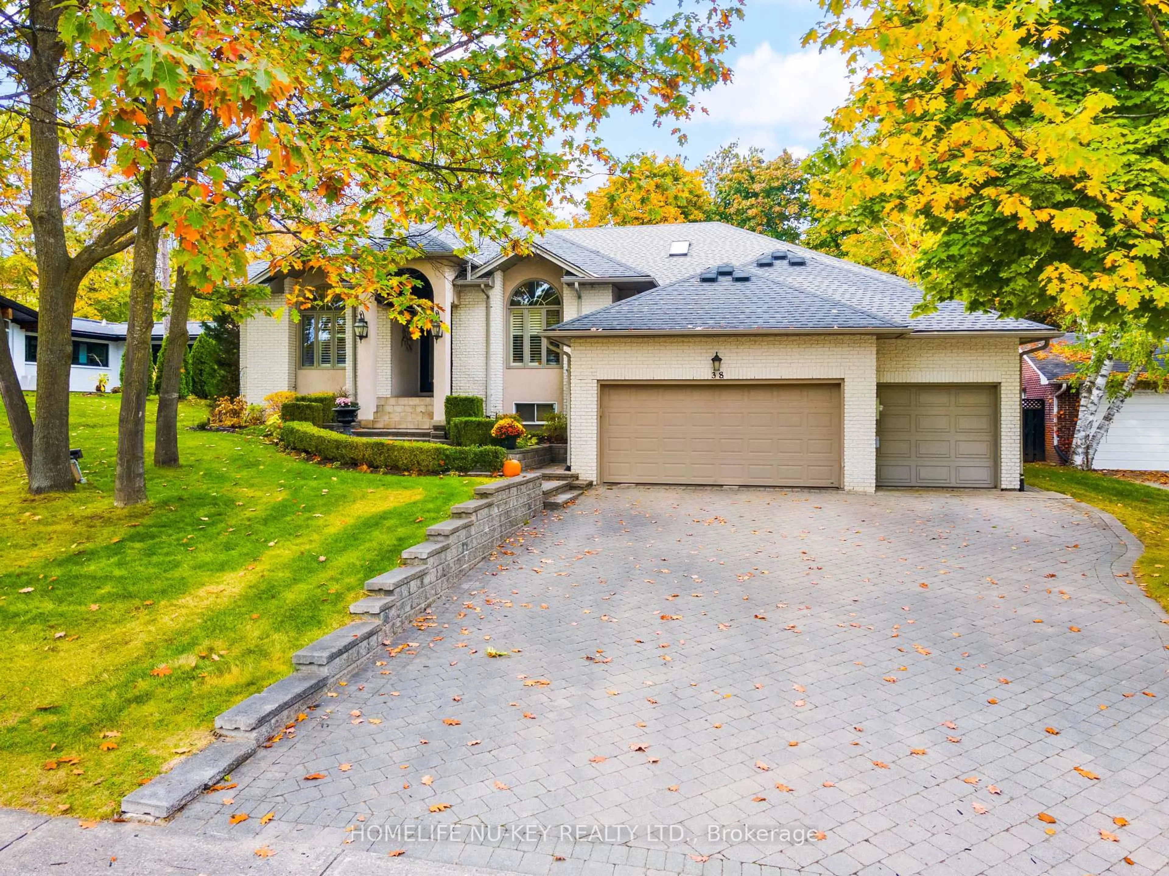Home with brick exterior material, street for 38 CASTLE Dr, Barrie Ontario L4N 1R1