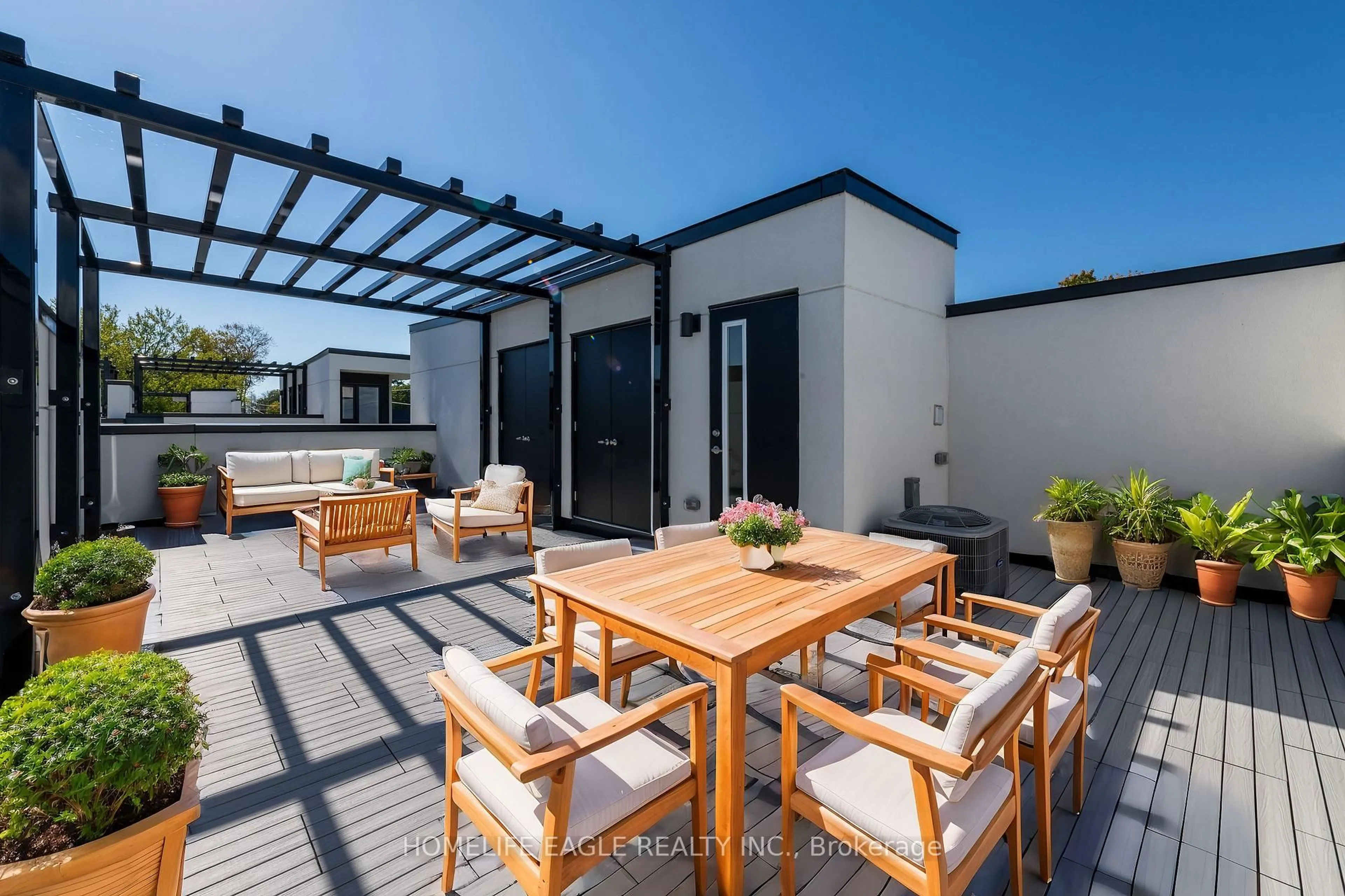 Patio, street for 2 Mariner's Pier Way, Orillia Ontario L3V 8P4