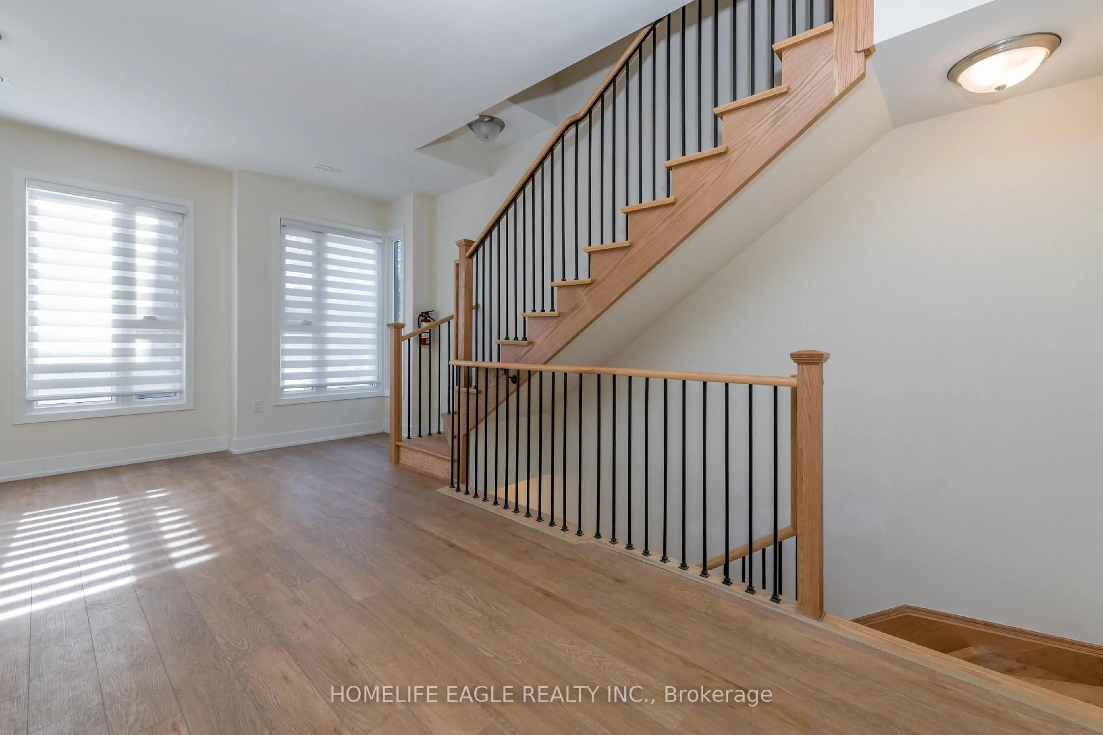Stairs for 2 Mariner's Pier Way, Orillia Ontario L3V 8P4