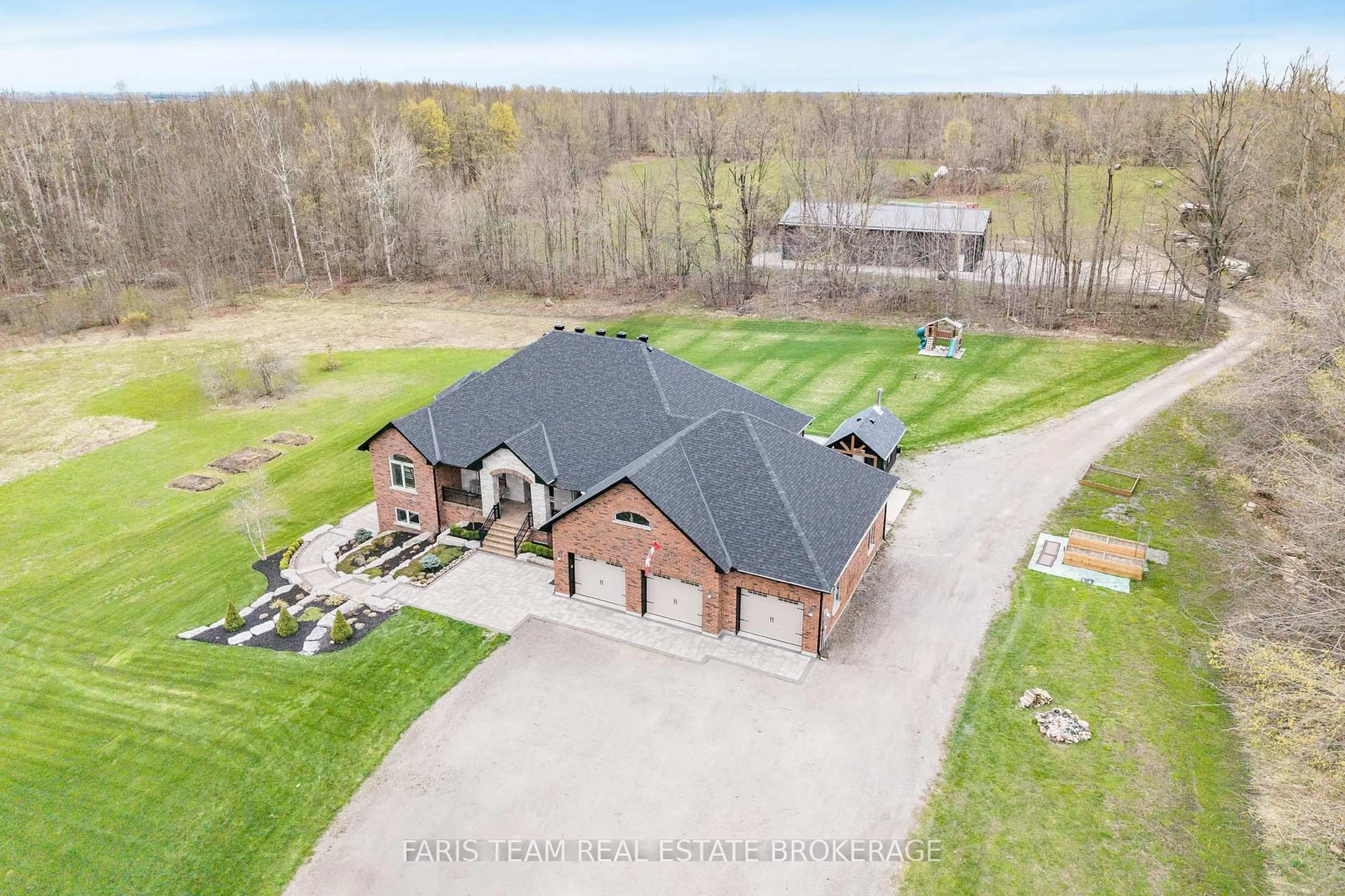 A pic from outside/outdoor area/front of a property/back of a property/a pic from drone, building for 1450 Line 3, Oro-Medonte Ontario L0L 2L0