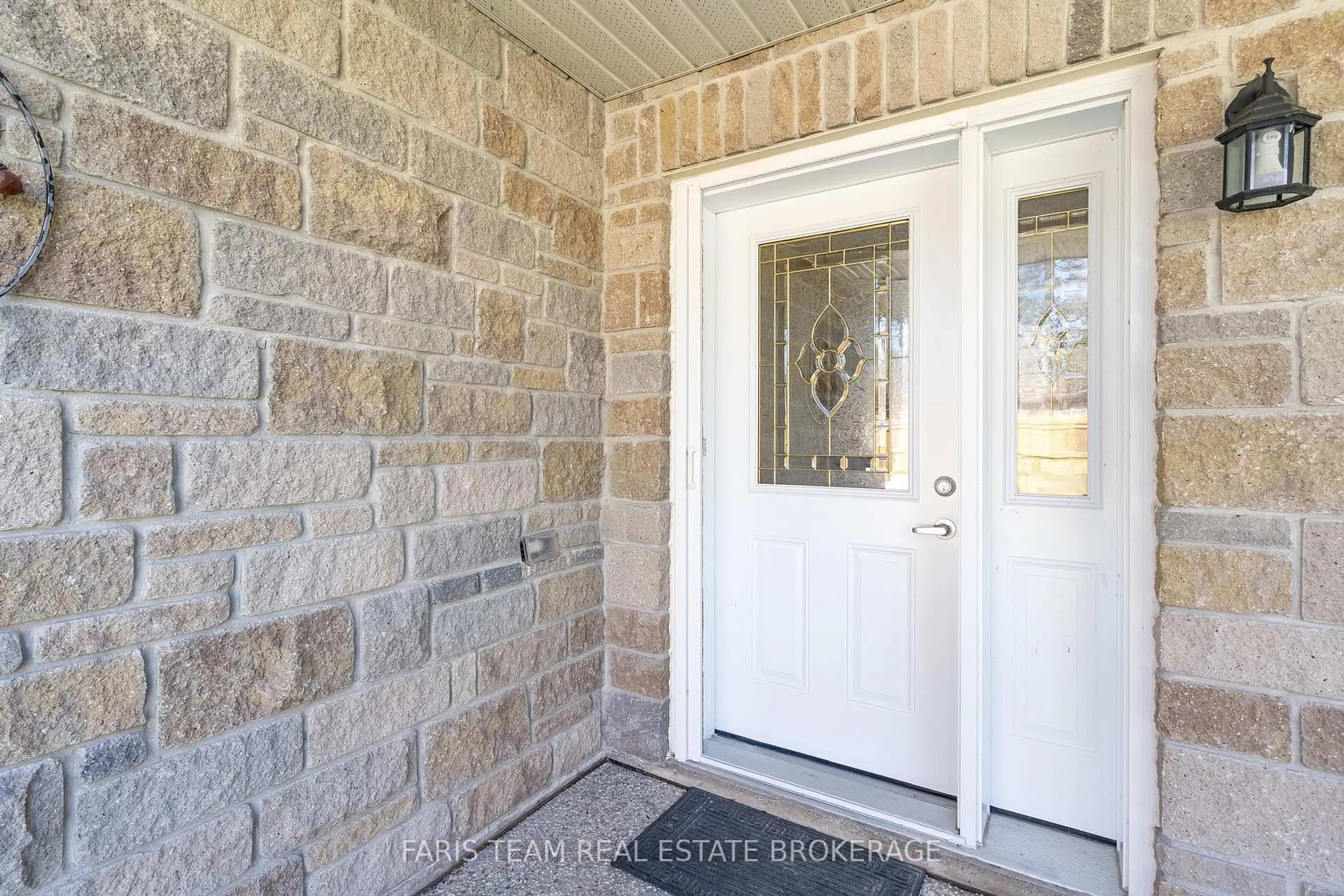 Indoor entryway for 189 Greenway Dr, Wasaga Beach Ontario L9Z 0E6