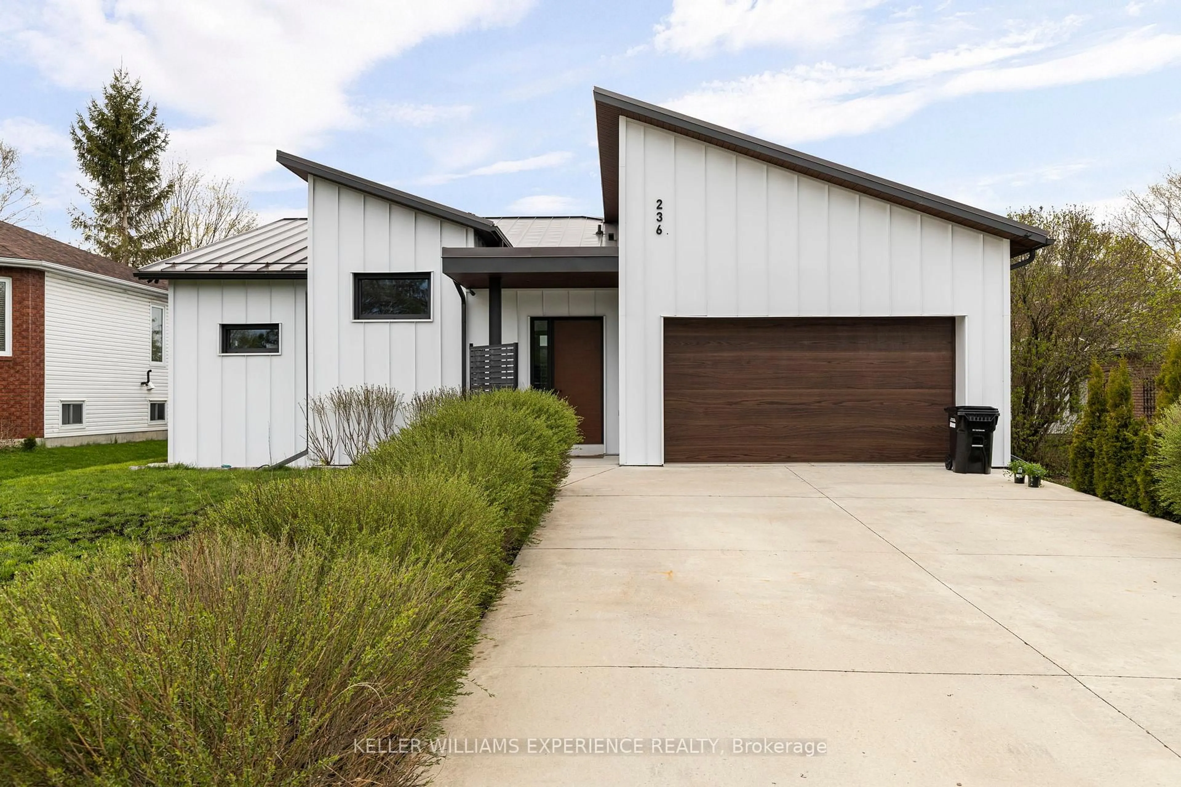Unknown for 236 Cox Mill Rd, Barrie Ontario L4N 4G5