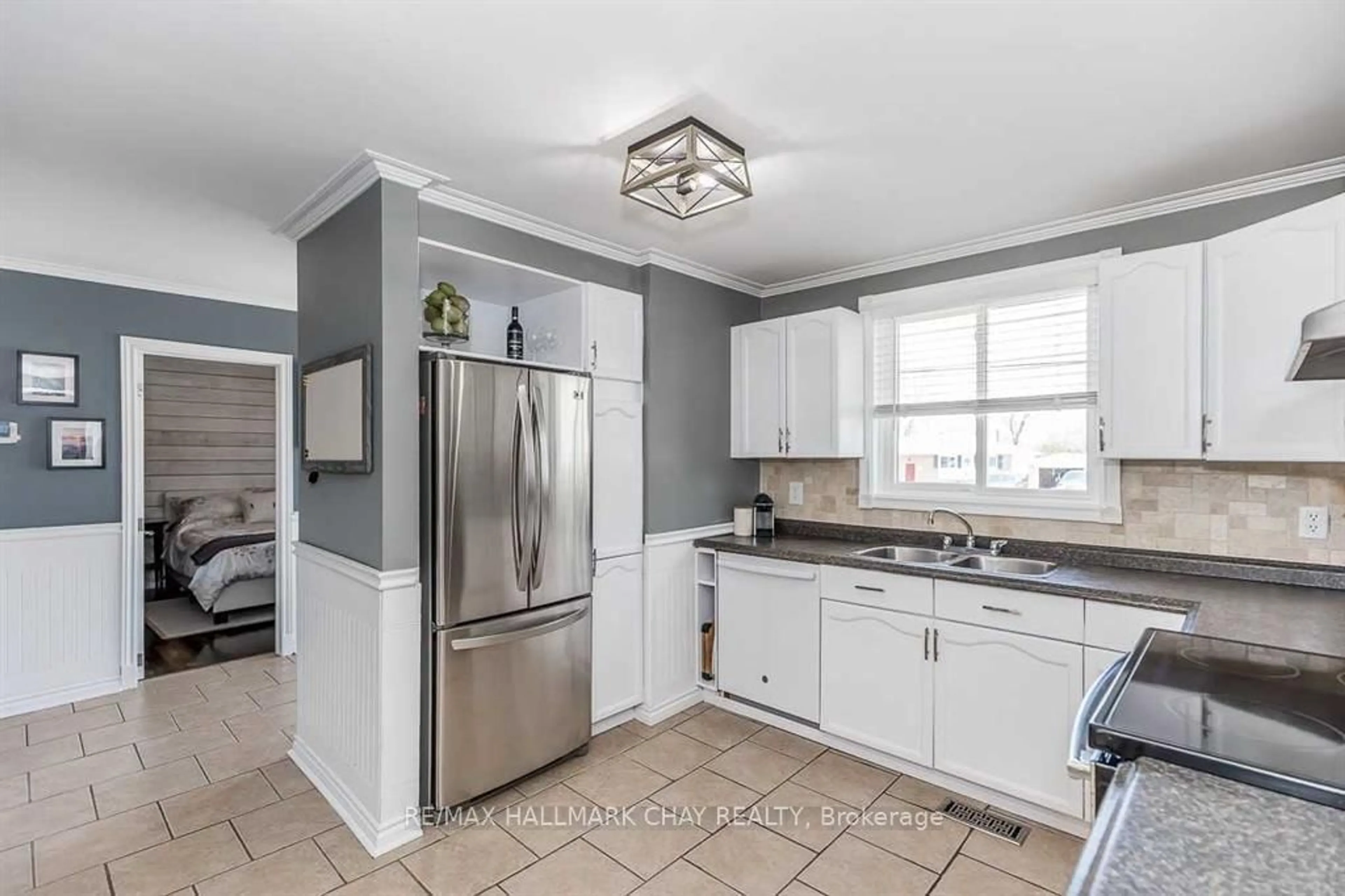 Open concept kitchen, ceramic/tile floor for 10 Finlay Mill Rd, Springwater Ontario L0L 1X0