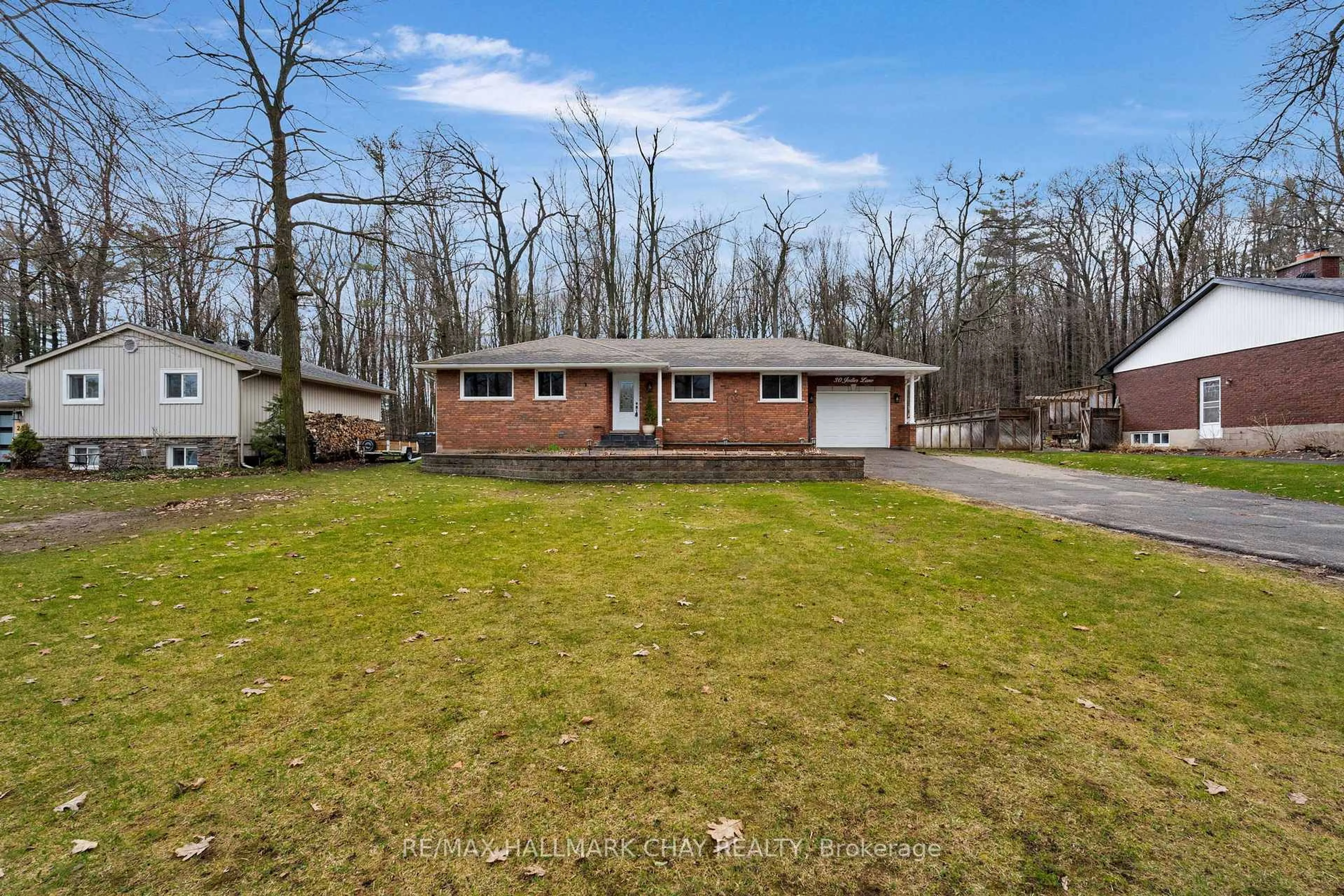 A pic from outside/outdoor area/front of a property/back of a property/a pic from drone, street for 30 Jodies Lane, Springwater Ontario L0L 1X1