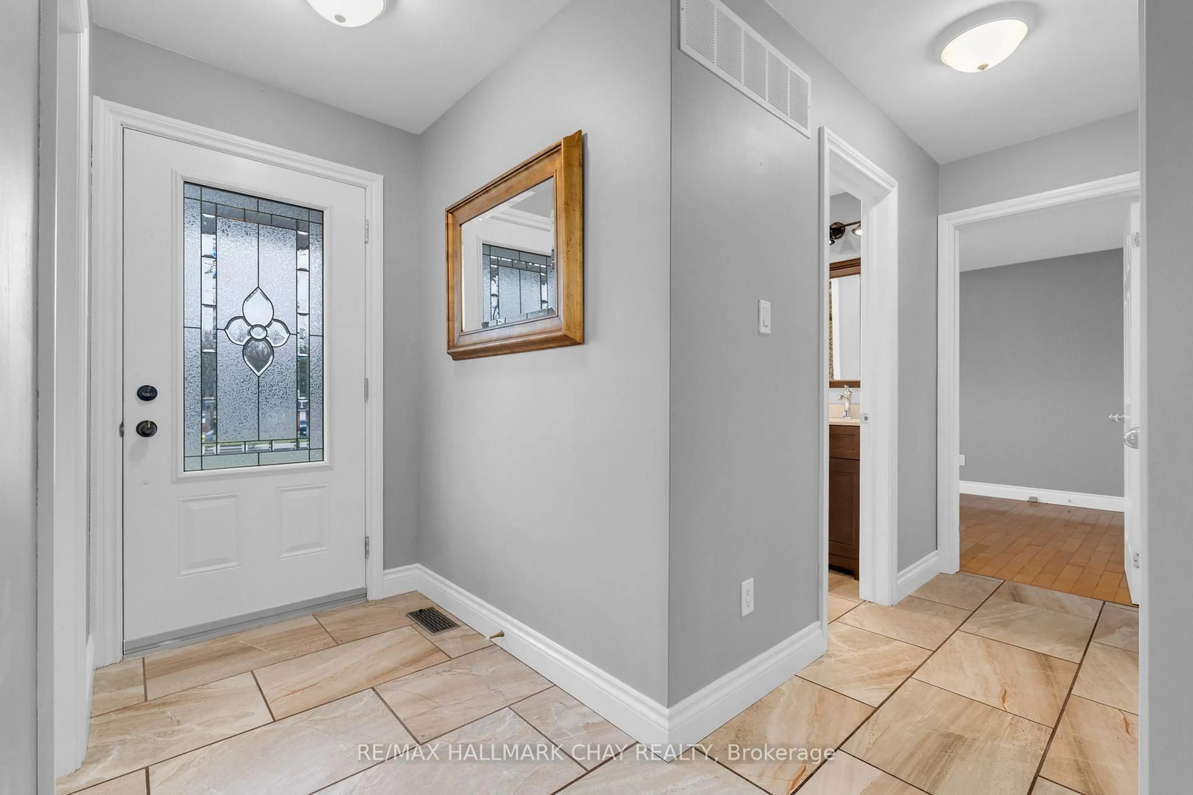 Indoor entryway for 30 Jodies Lane, Springwater Ontario L0L 1X1