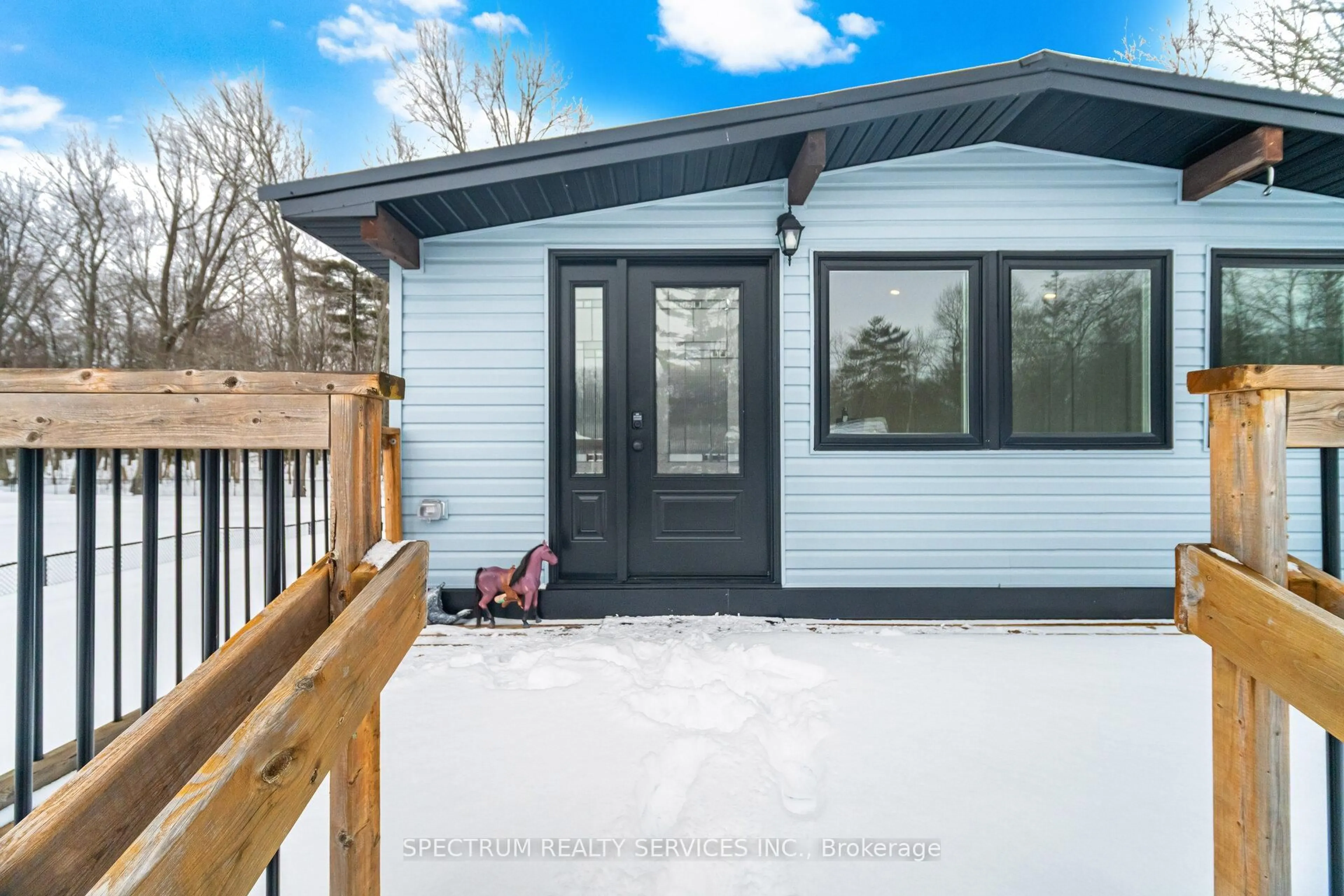Home with vinyl exterior material, unknown for 161 Antigua Dr, Wasaga Beach Ontario L9Z 2S2