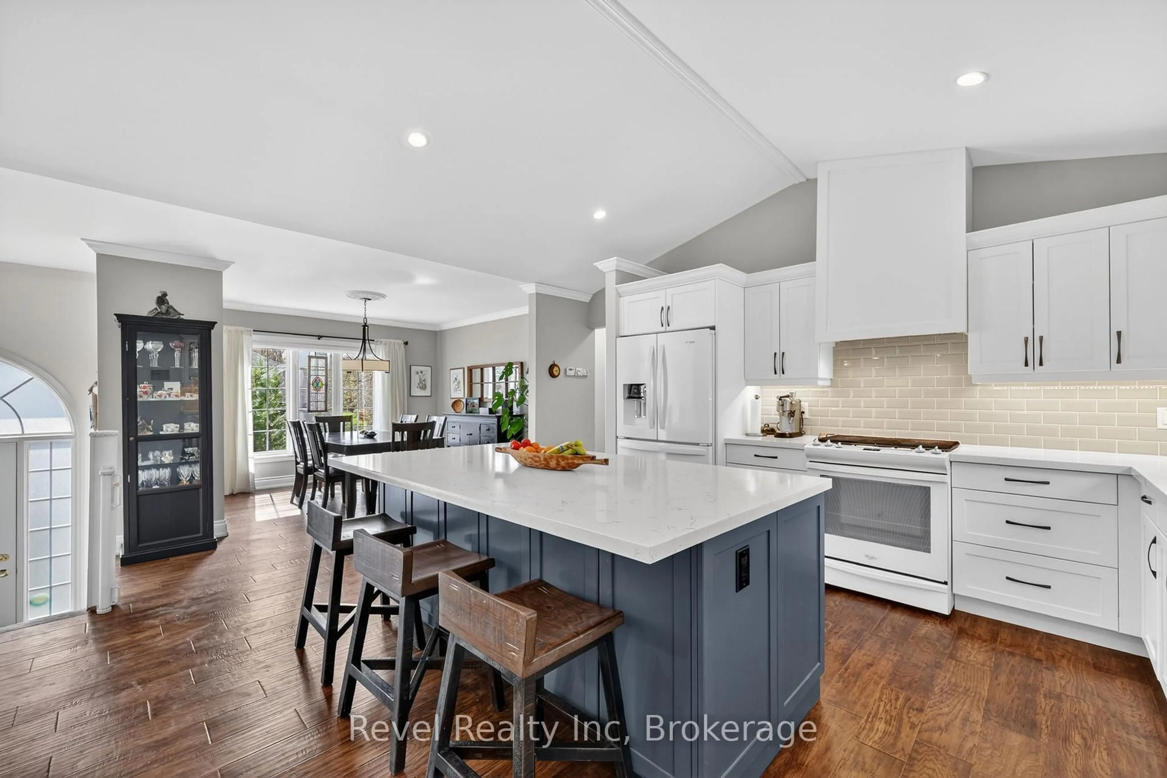 Open concept kitchen, ceramic/tile floor for 87 TROUT Lane, Tiny Ontario L9M 0J1