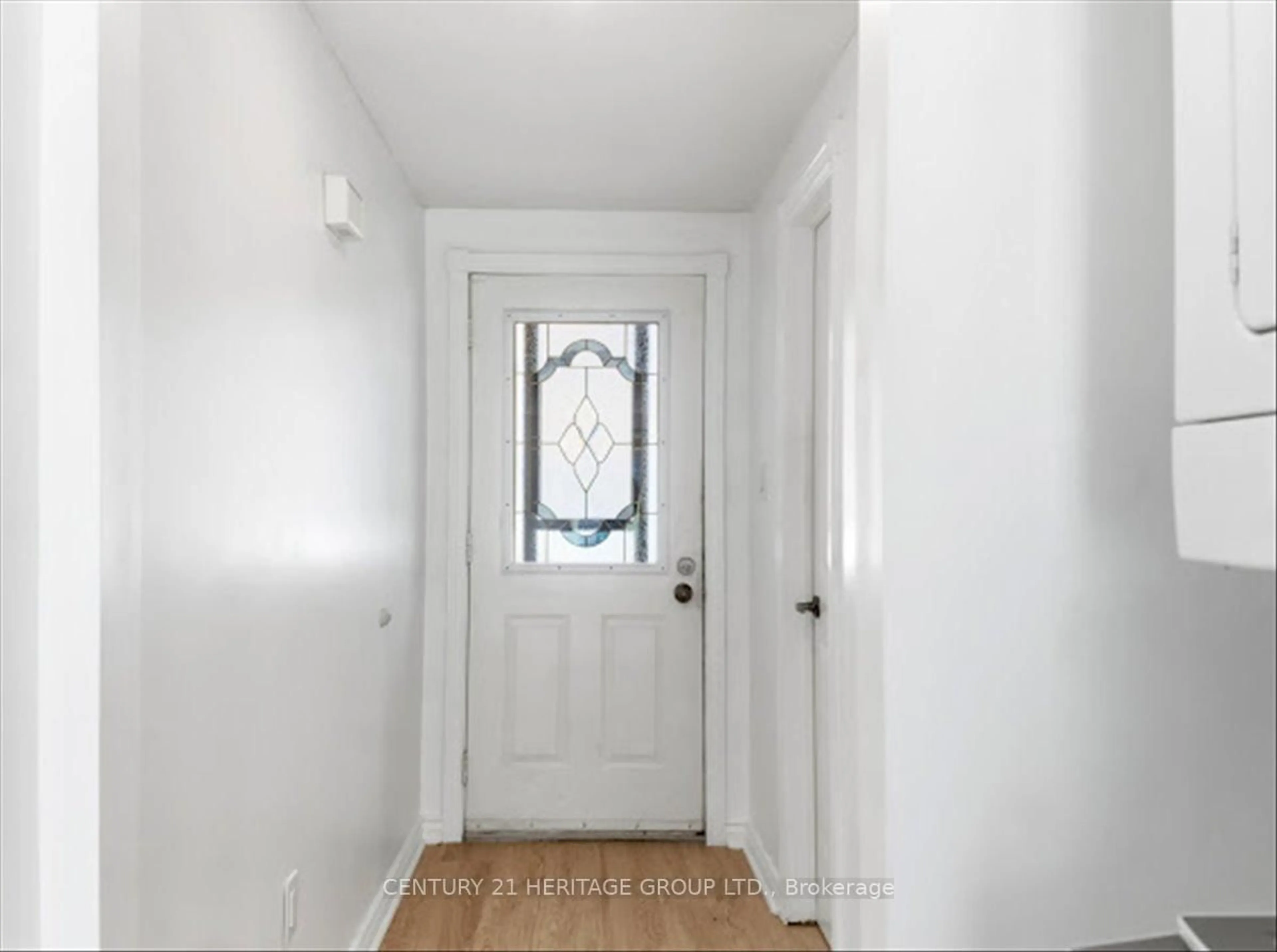 Indoor entryway for 1 Shadowood Rd #110, Barrie Ontario L4N 7K5