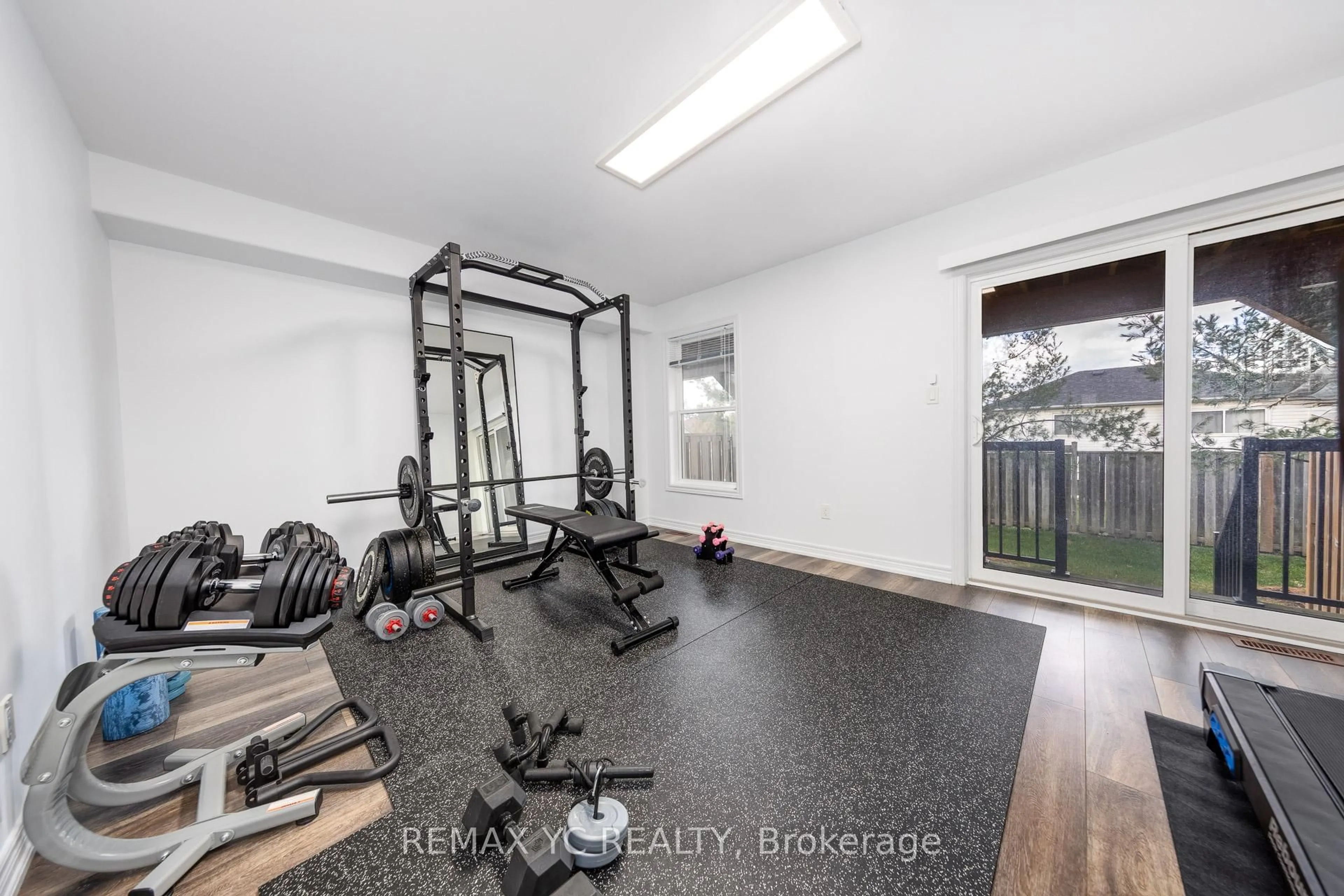 Gym or fitness room for 1 Leggott Ave #2, Barrie Ontario L4N 6B1