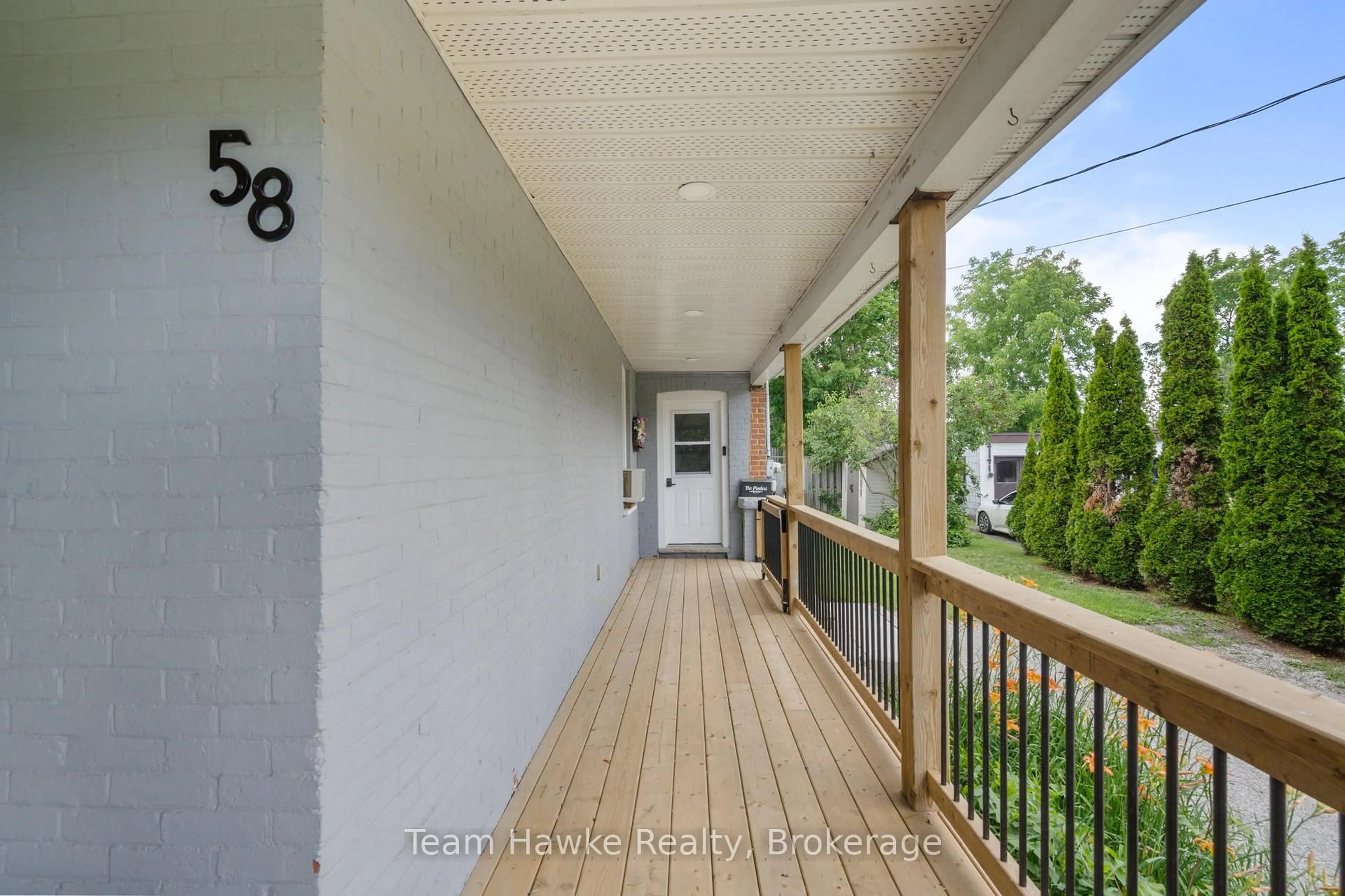 Patio, street for 58 Fourth St, Midland Ontario L4R 3S8