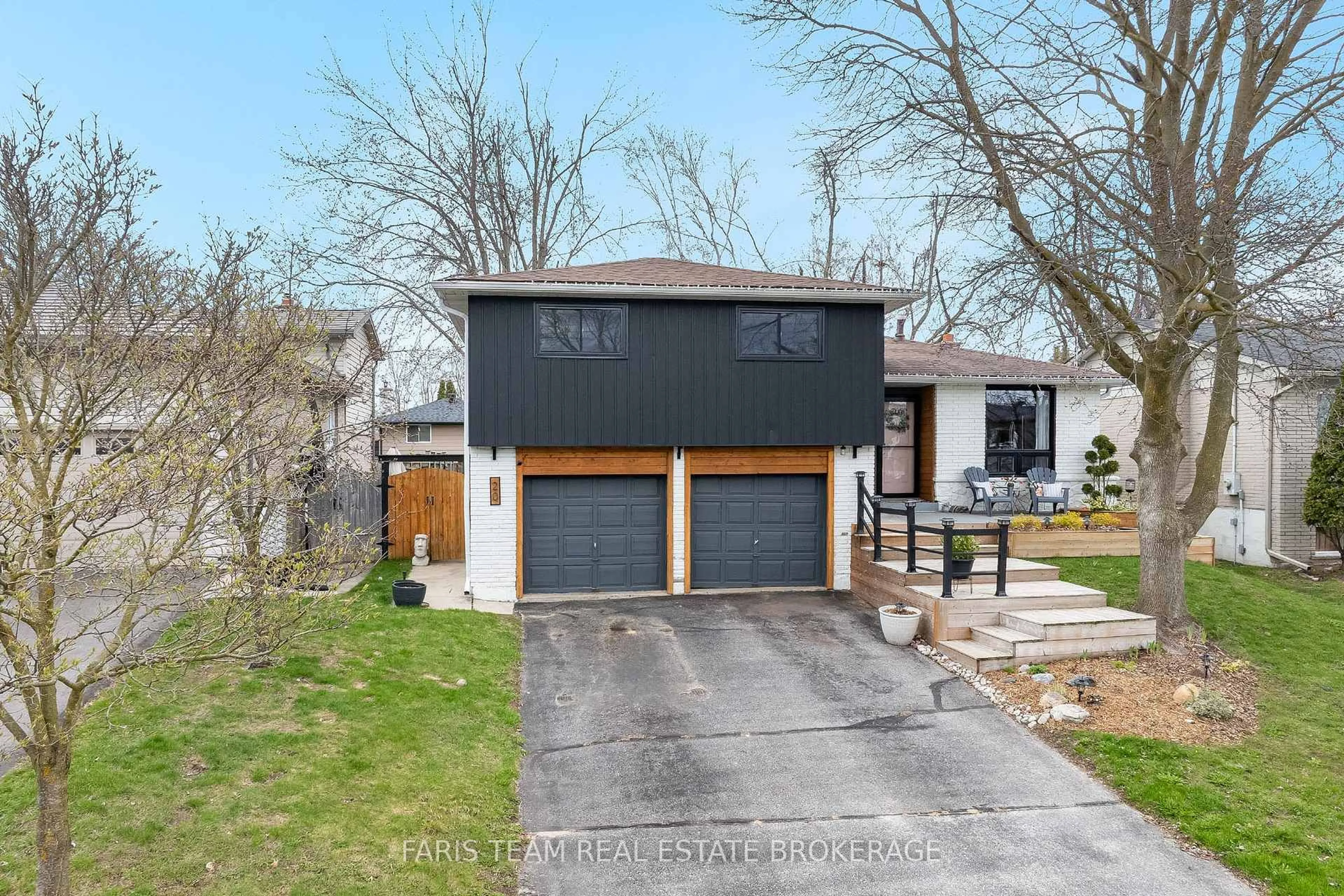 Home with brick exterior material, street for 20 Carol Rd, Barrie Ontario L4N 3P5