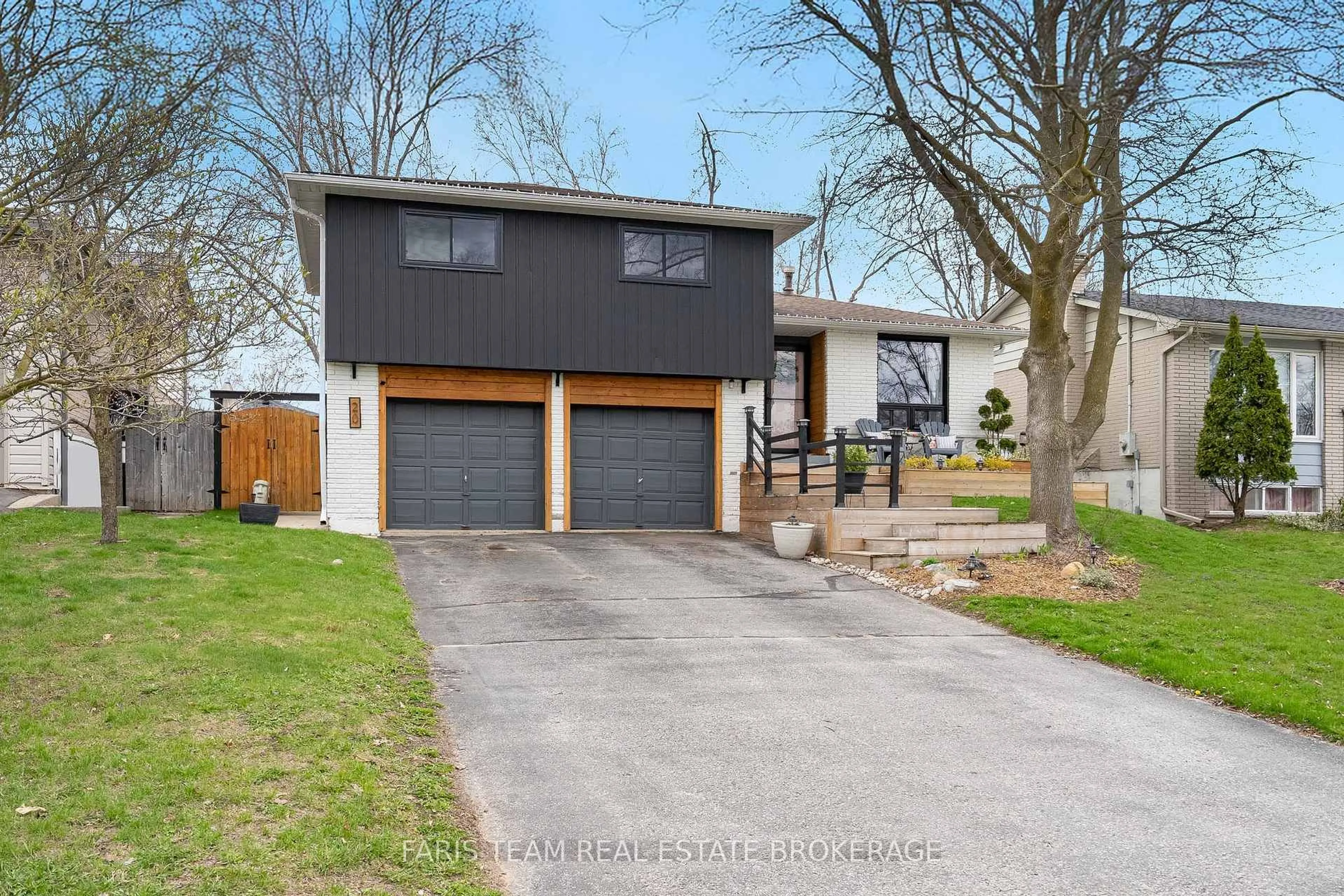 Home with brick exterior material, street for 20 Carol Rd, Barrie Ontario L4N 3P5
