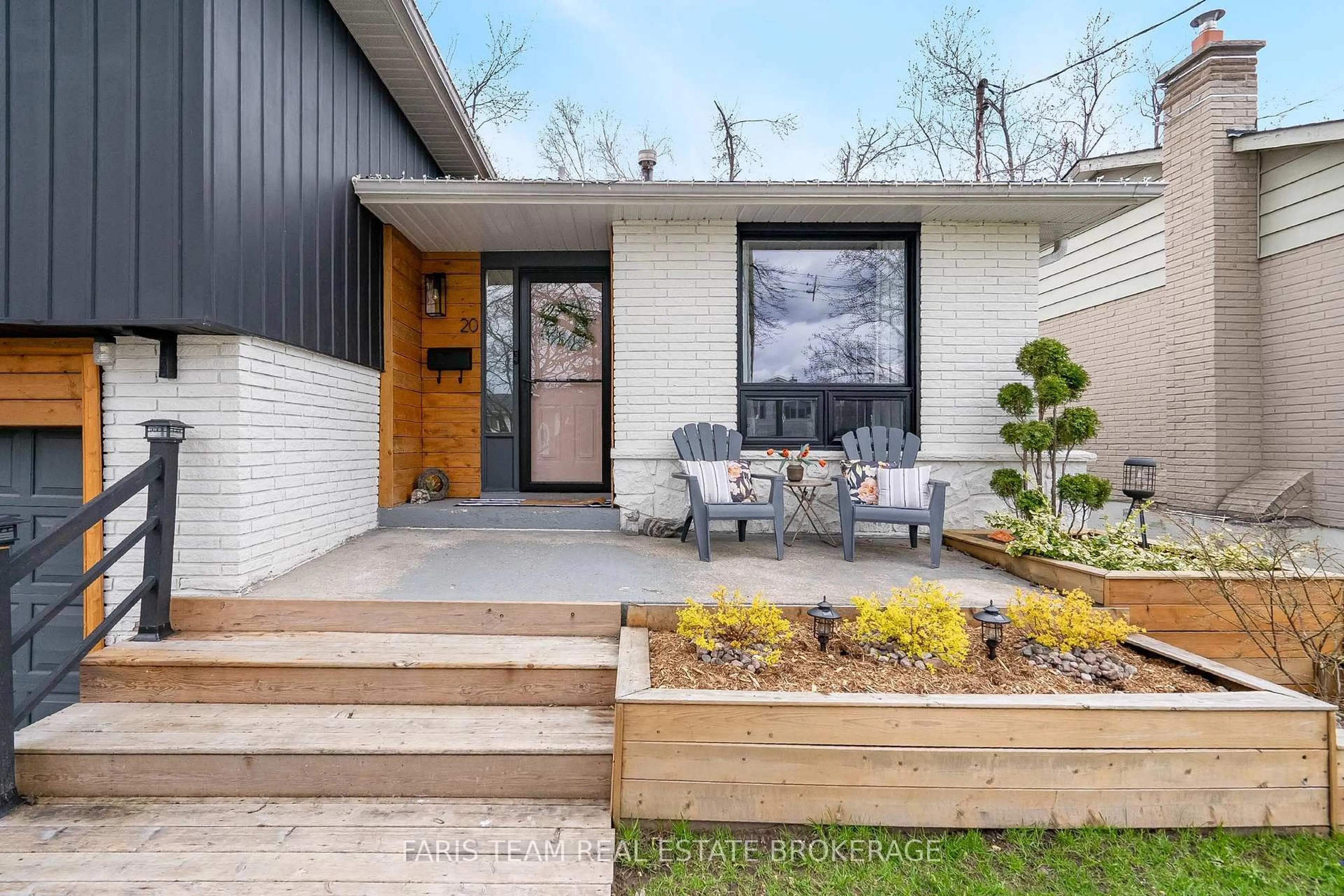 Home with brick exterior material, street for 20 Carol Rd, Barrie Ontario L4N 3P5