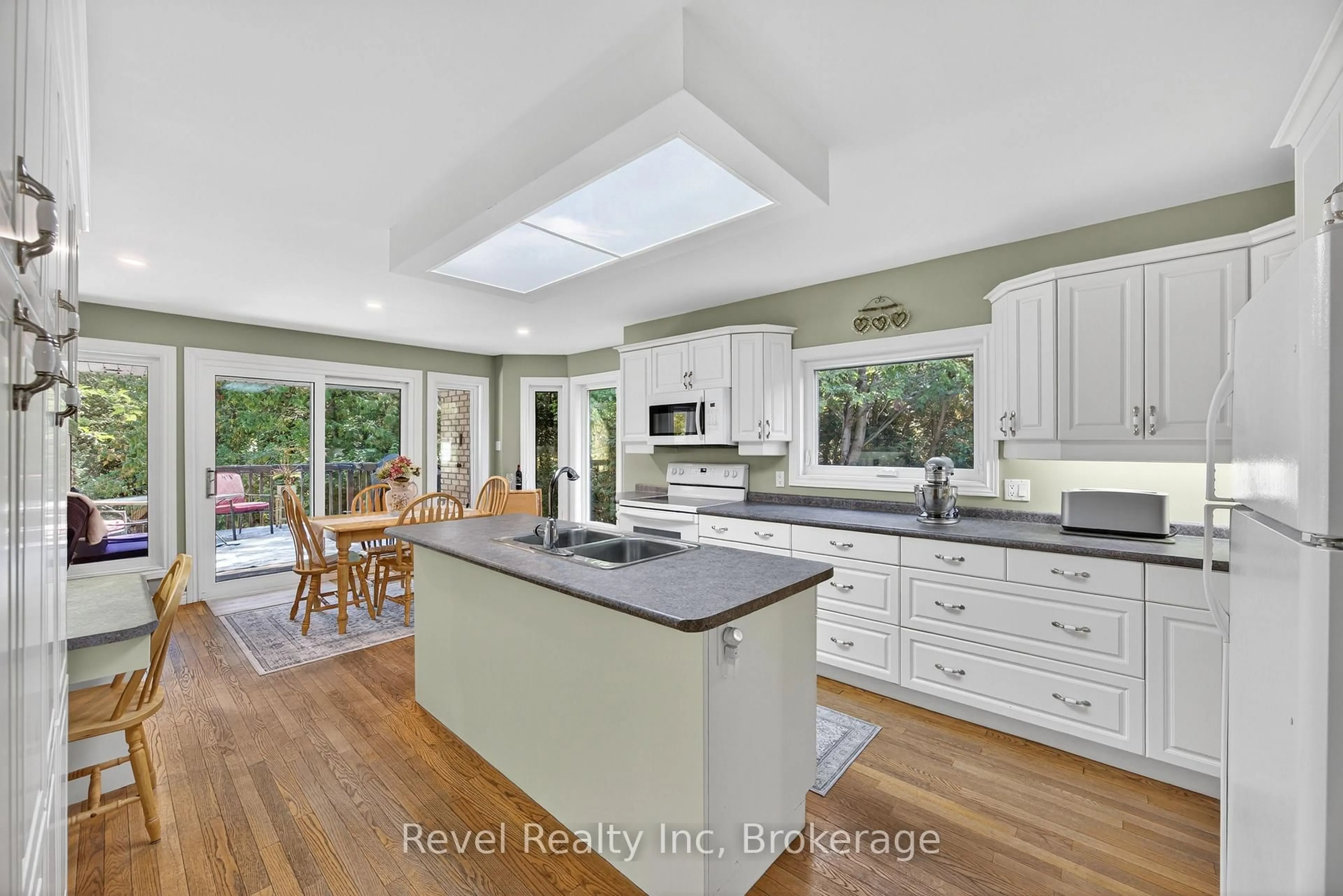 Open concept kitchen, ceramic/tile floor for 7190 93 Highway, Tiny Ontario L0K 2E1