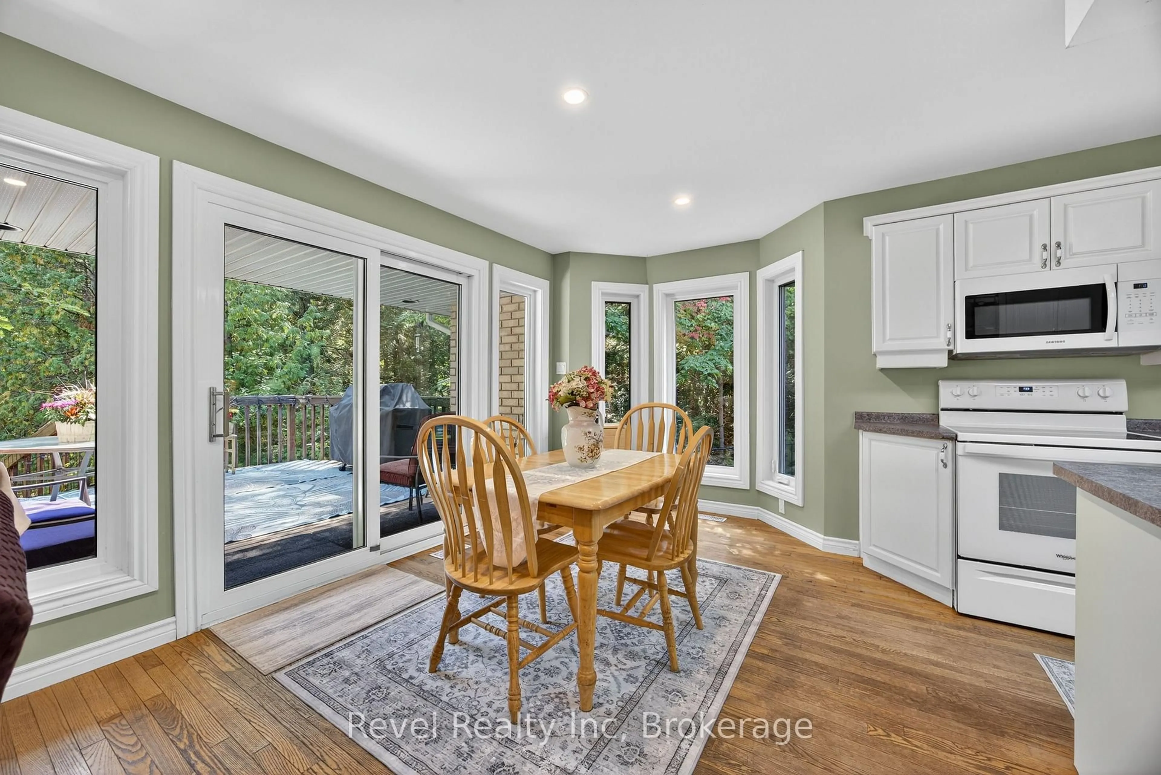 Open concept kitchen, unknown for 7190 93 Highway, Tiny Ontario L0K 2E1