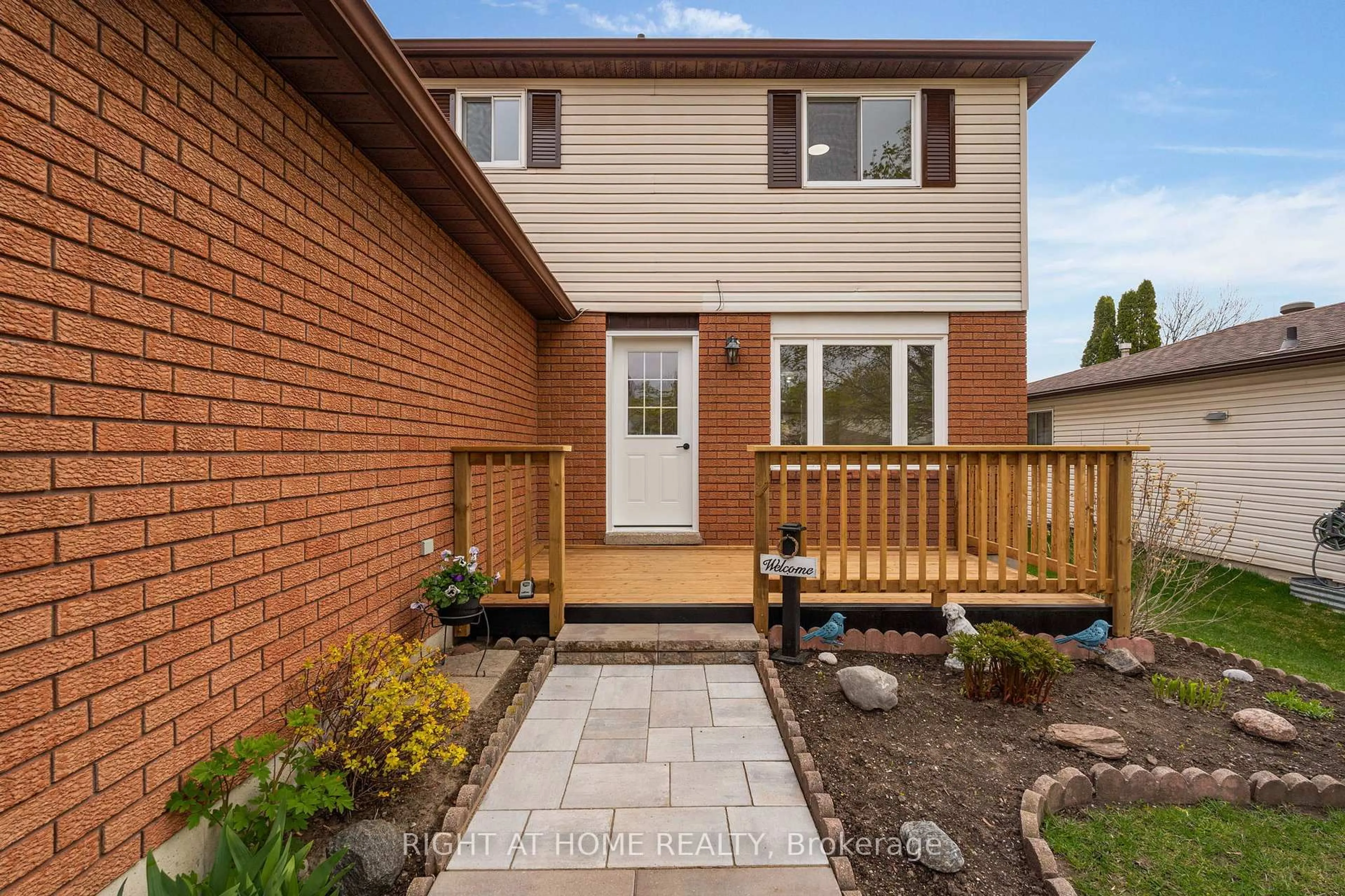 Home with brick exterior material, street for 732 Frazer Dr, Midland Ontario L4R 5C7