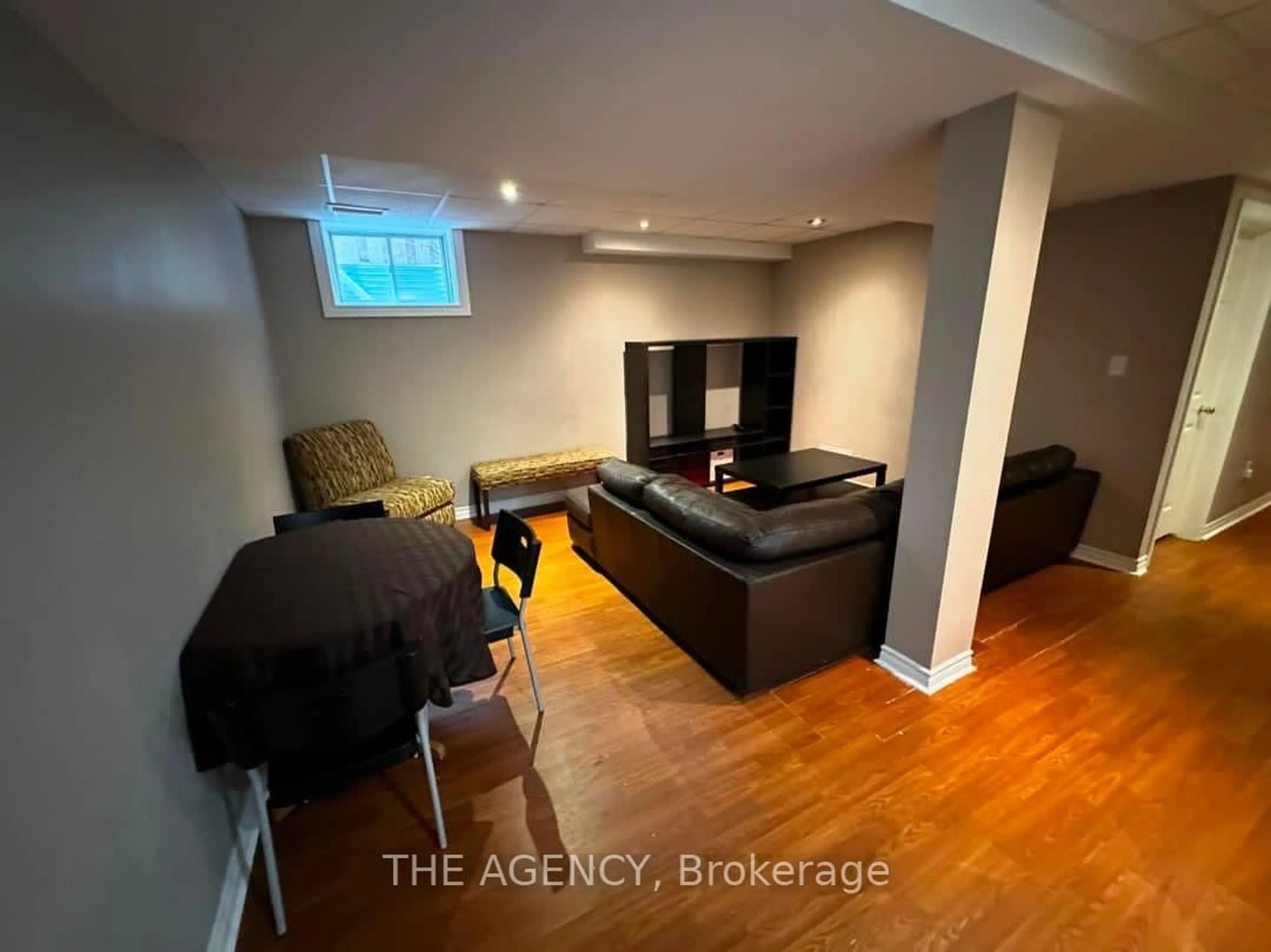 A pic of a room for 21 Silver Tr, Barrie Ontario L4N 2S2