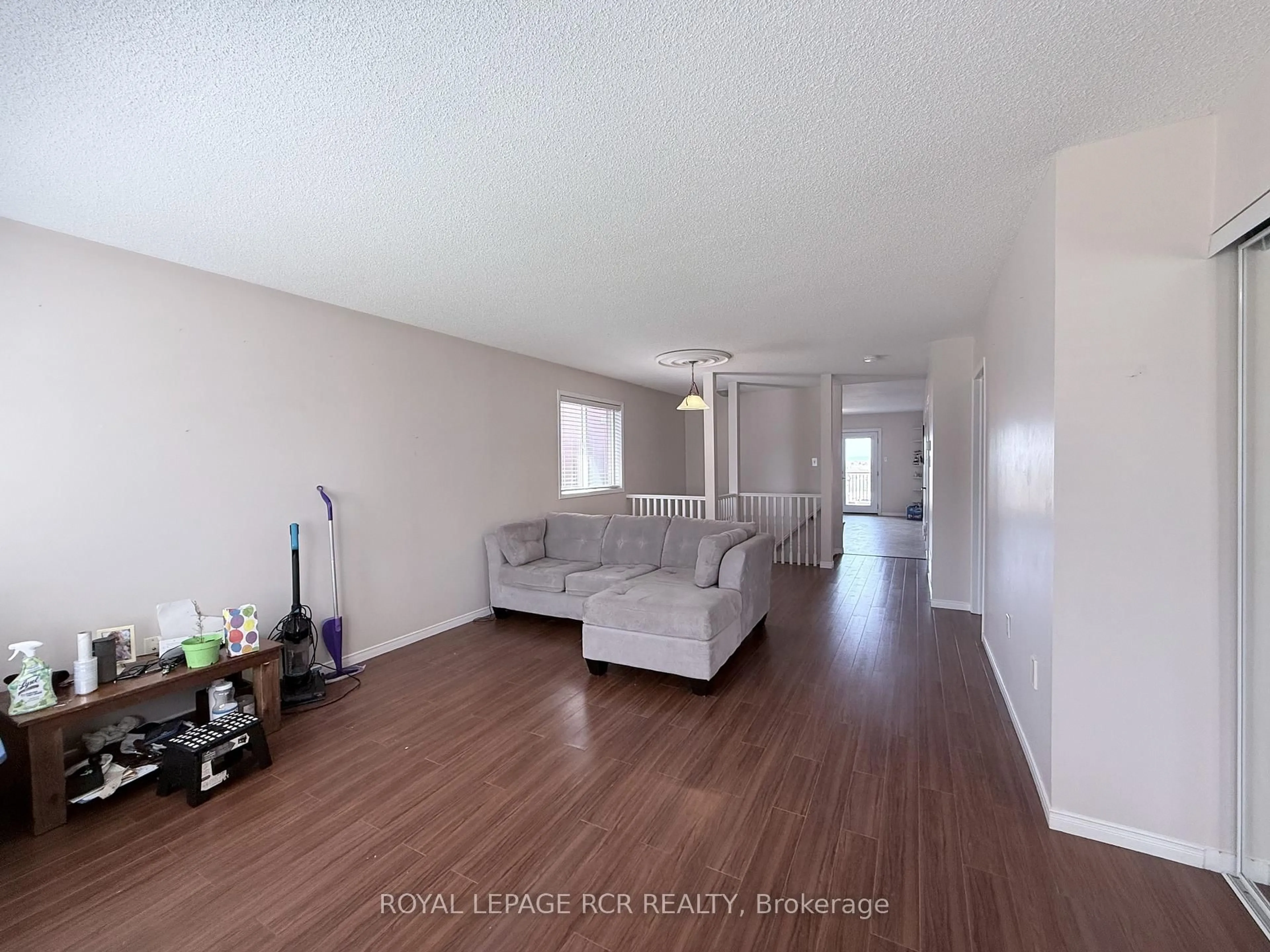 A pic of a room for 60 Sundew Dr, Barrie Ontario L4N 9L8
