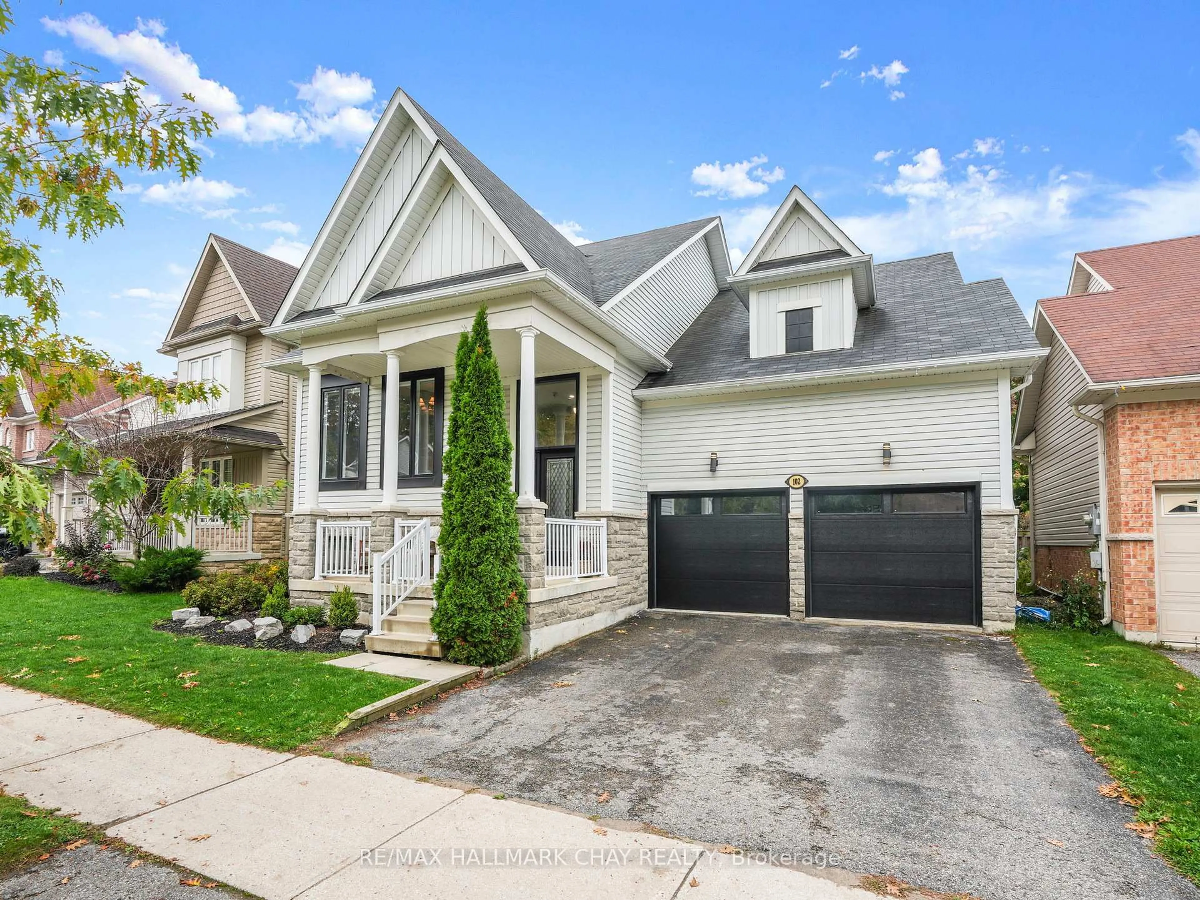 Home with brick exterior material, street for 102 Diana Way, Barrie Ontario L4M 7J2